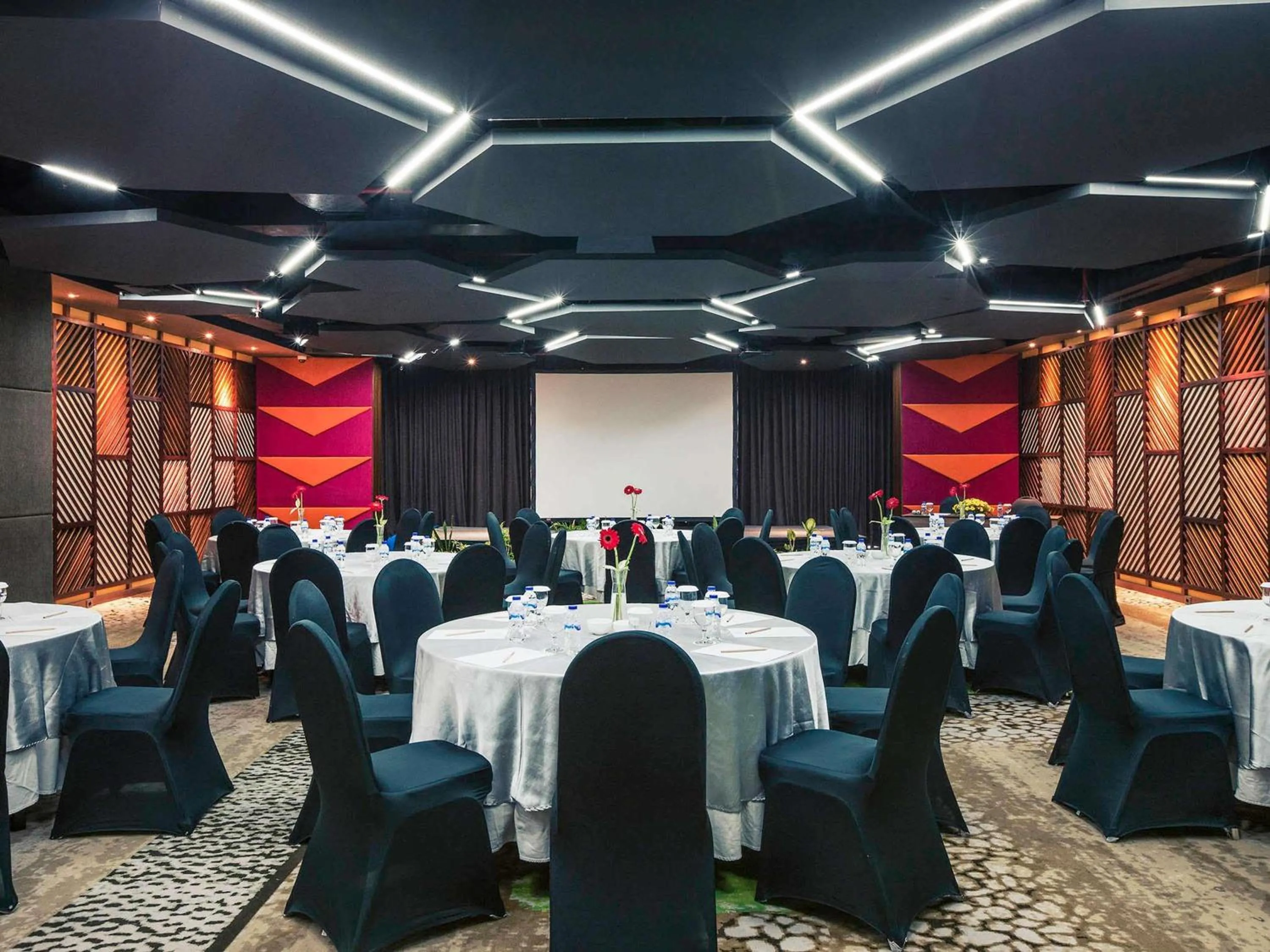 Meeting/conference room in Mercure Surabaya Grand Mirama