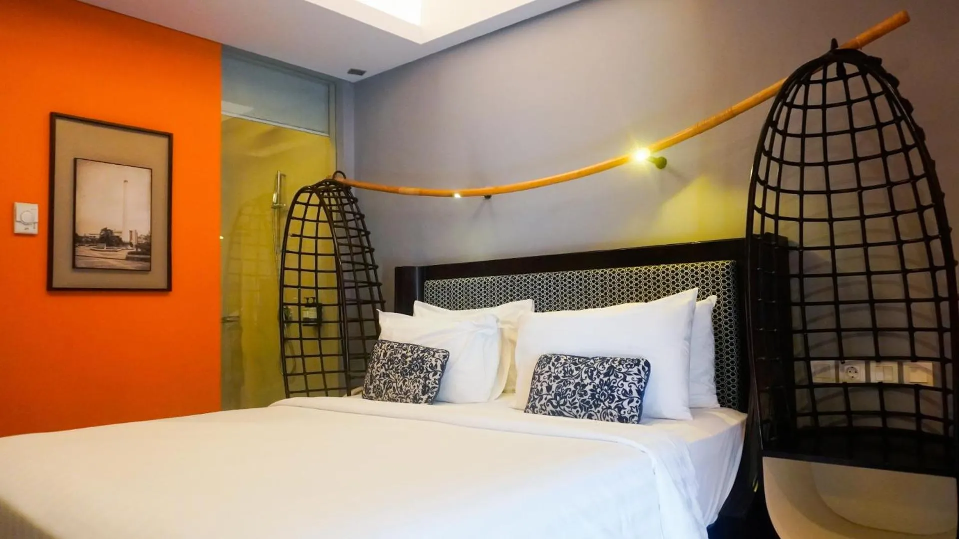 Bed in Mercure Surabaya Grand Mirama