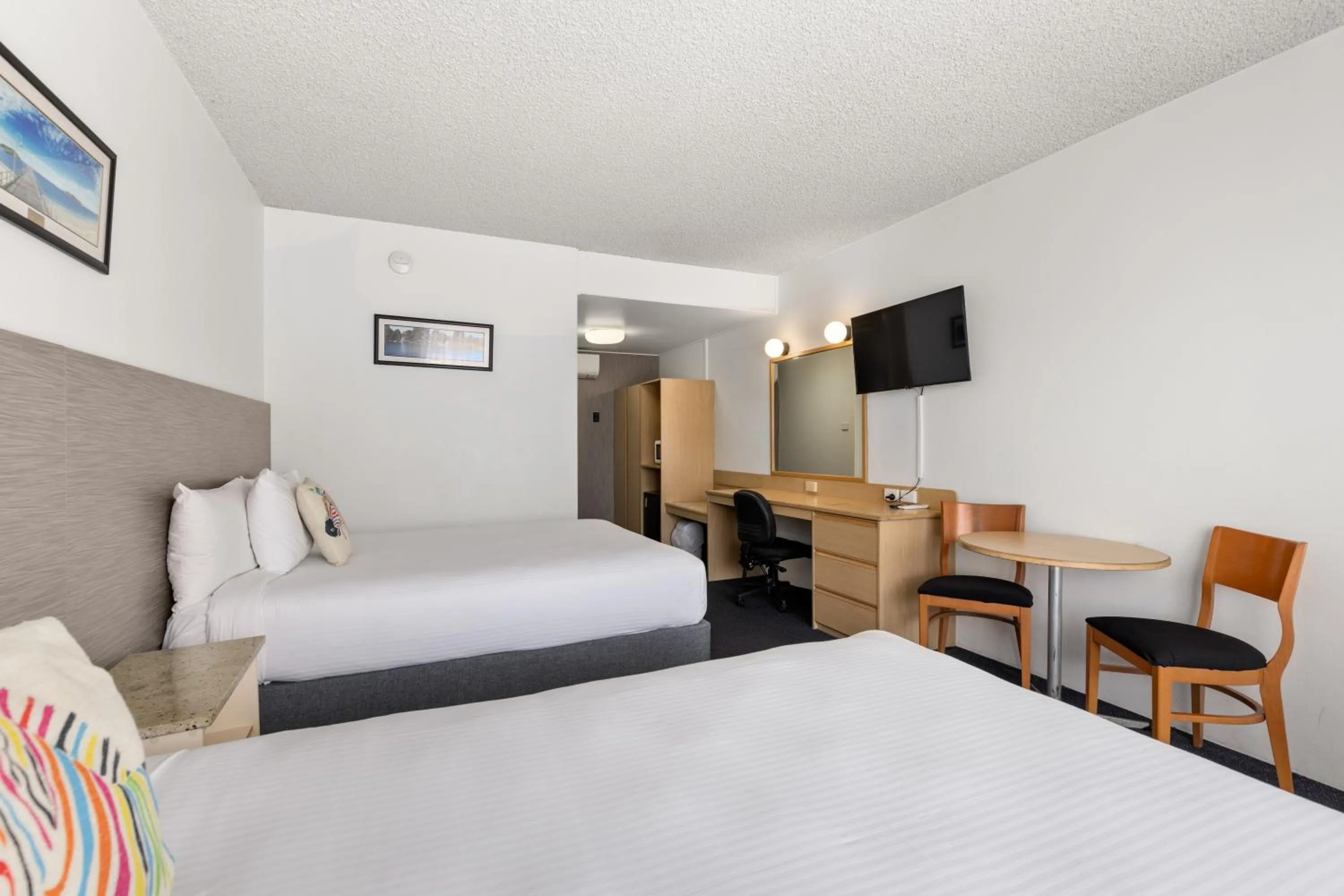 View (from property/room), Bed in Zebra Motel