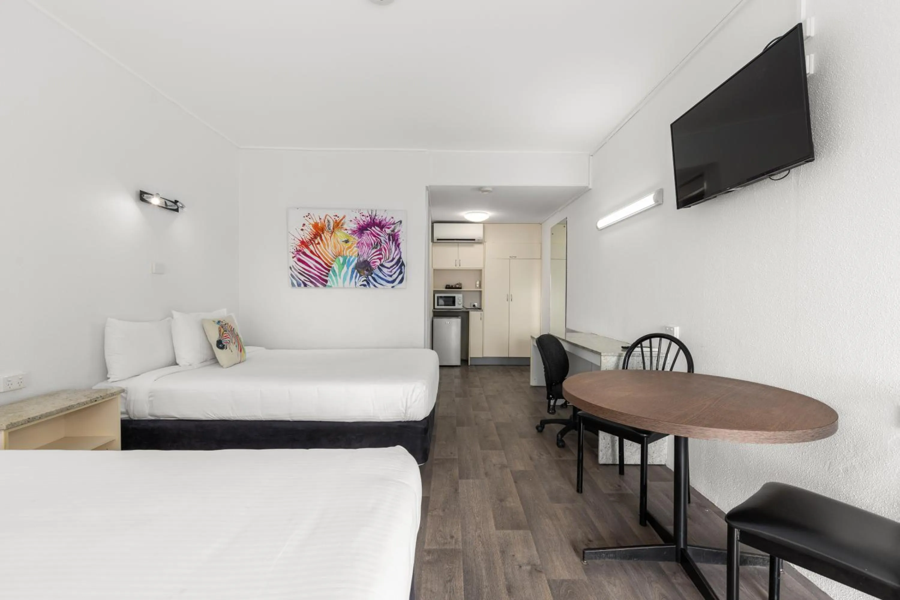 View (from property/room), Bed in Zebra Motel