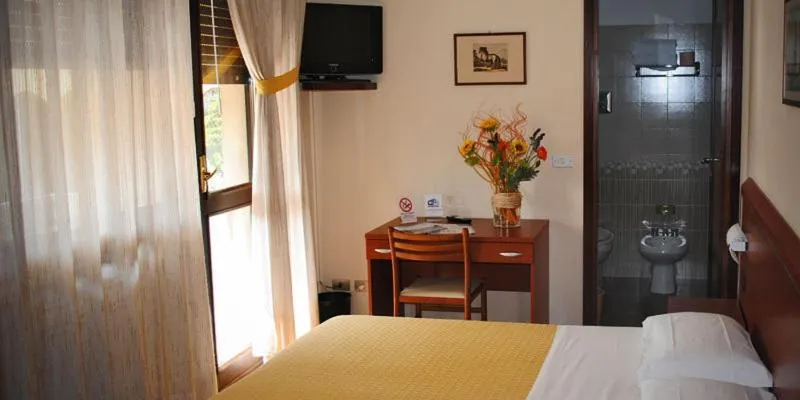 Day, Bed in Hotel Derby