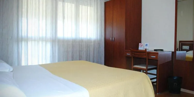 Day, Bed in Hotel Derby