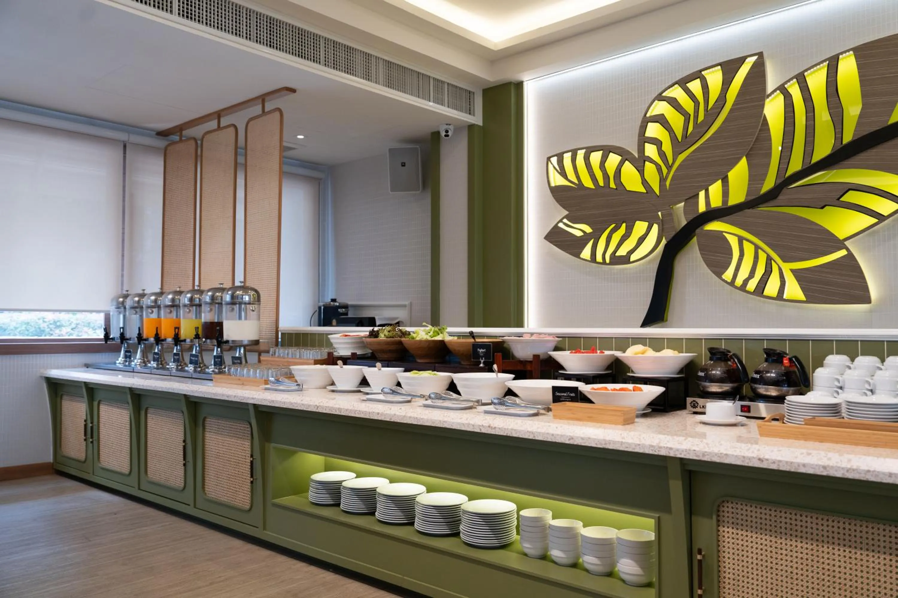 Breakfast in Areca Lodge