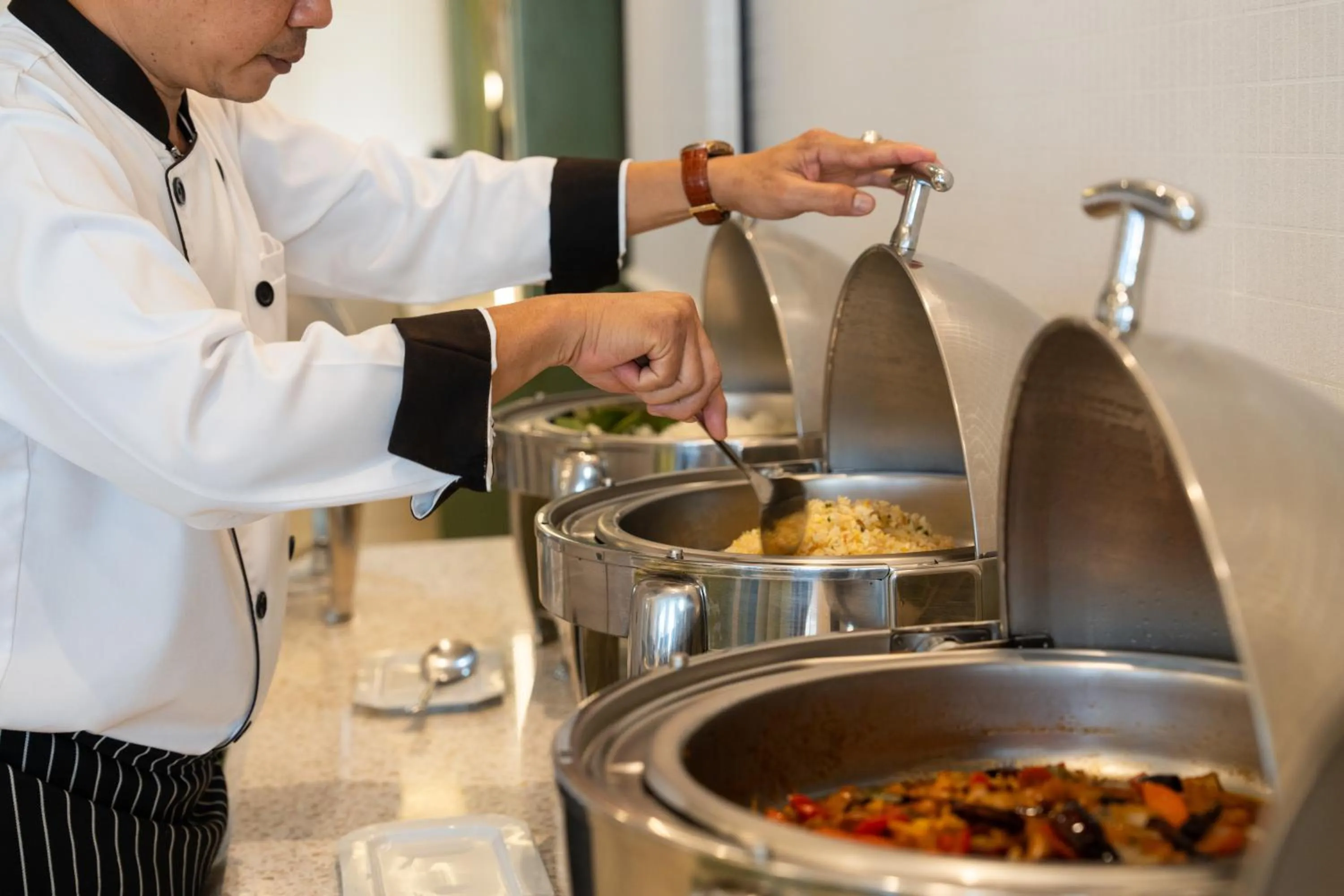 Breakfast in Areca Lodge