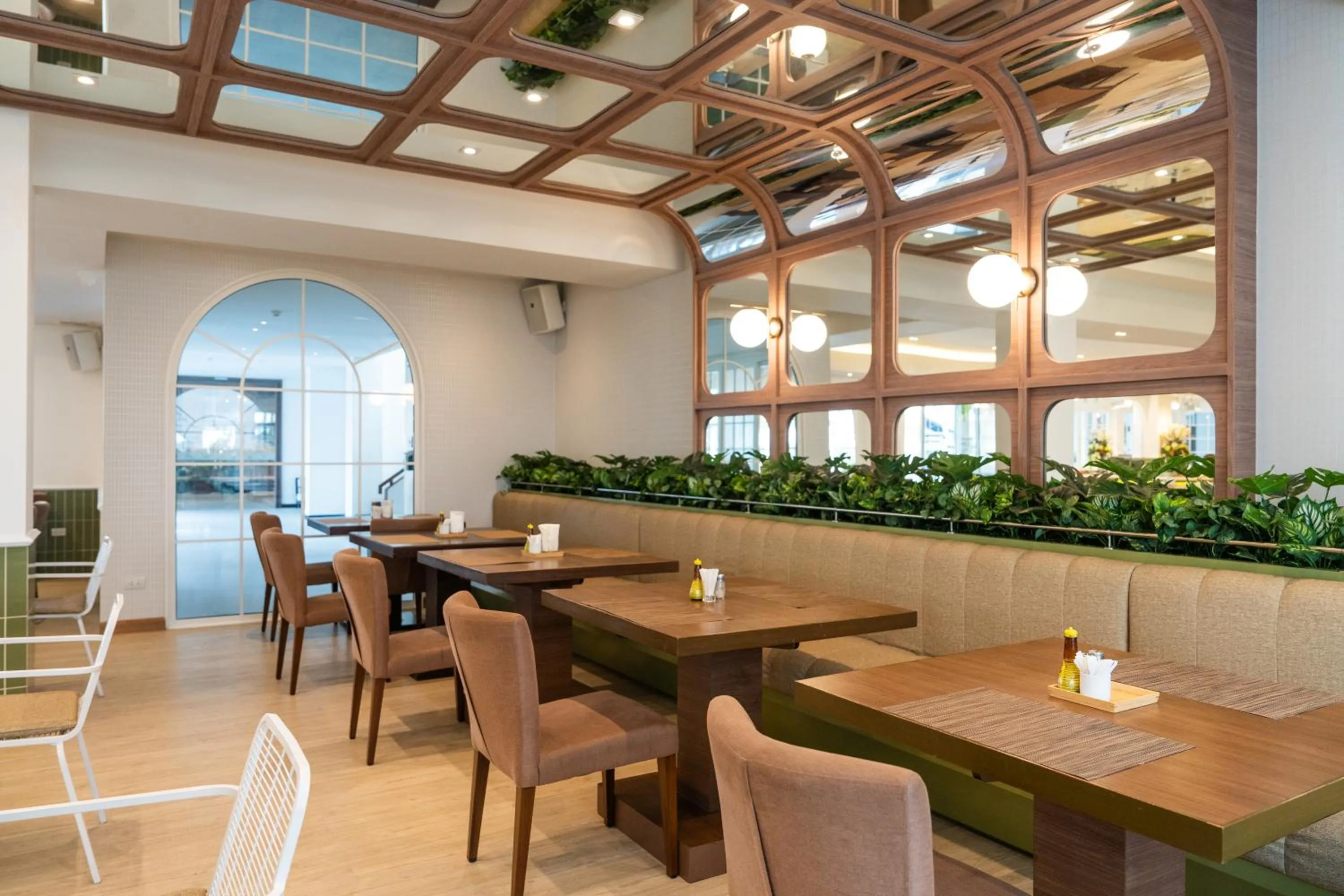 Buffet breakfast in Areca Lodge