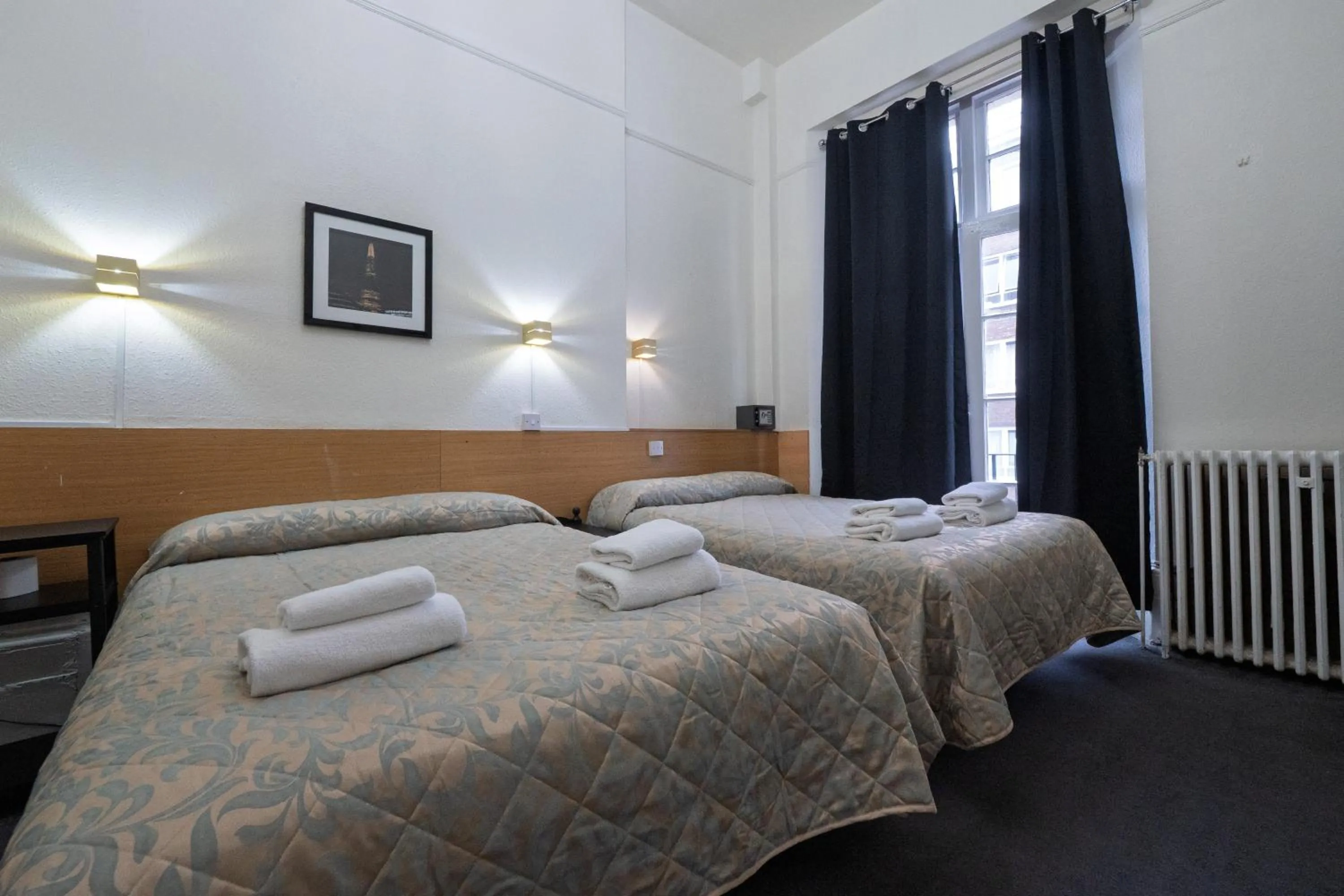 Bed in St George Hotel Paddington