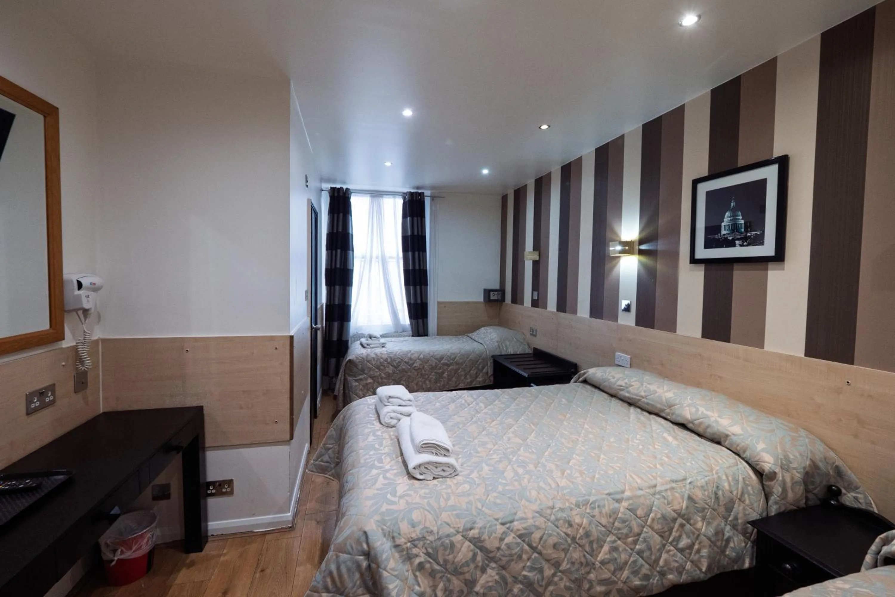 Bed in St George Hotel Paddington