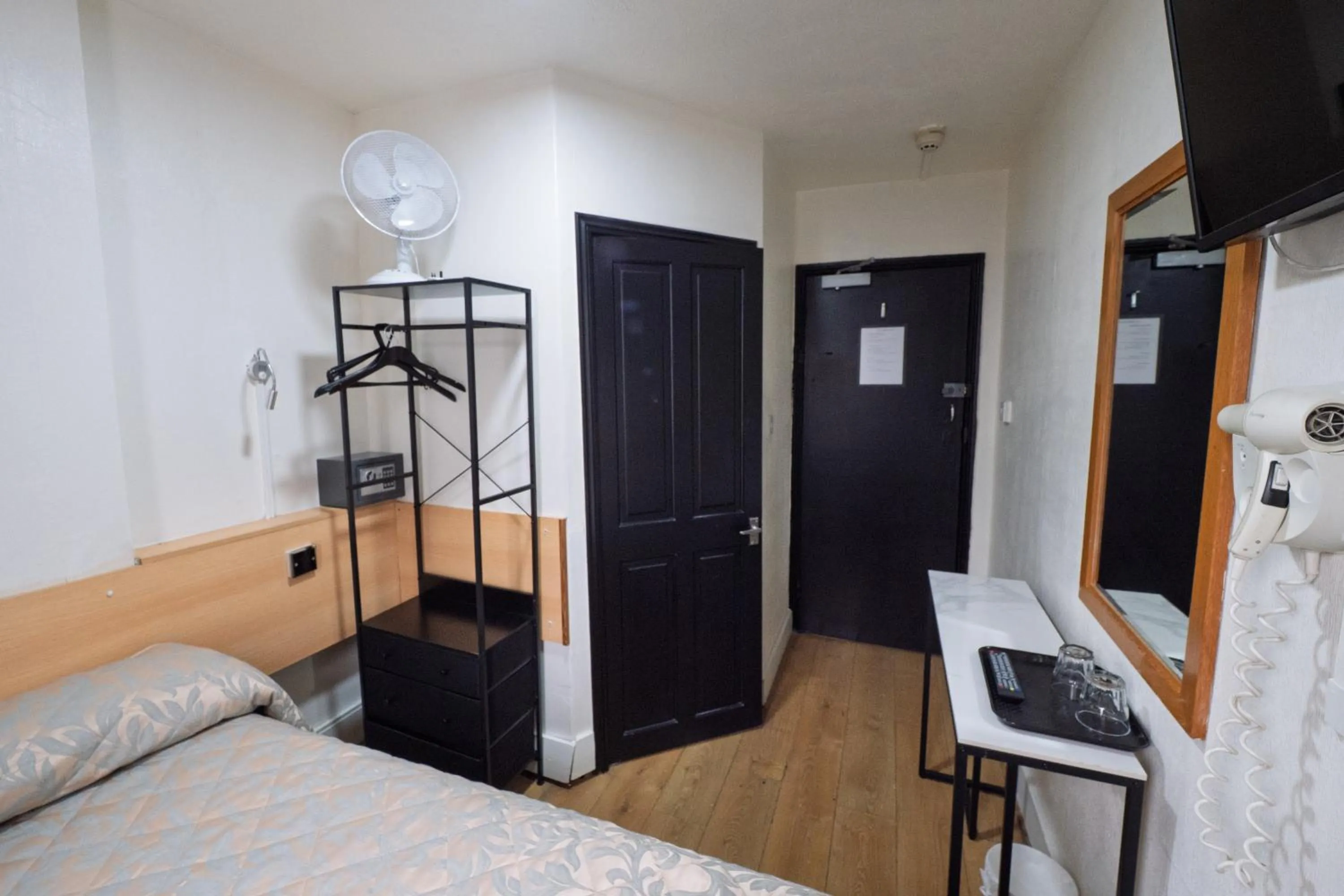 Bed in St George Hotel Paddington