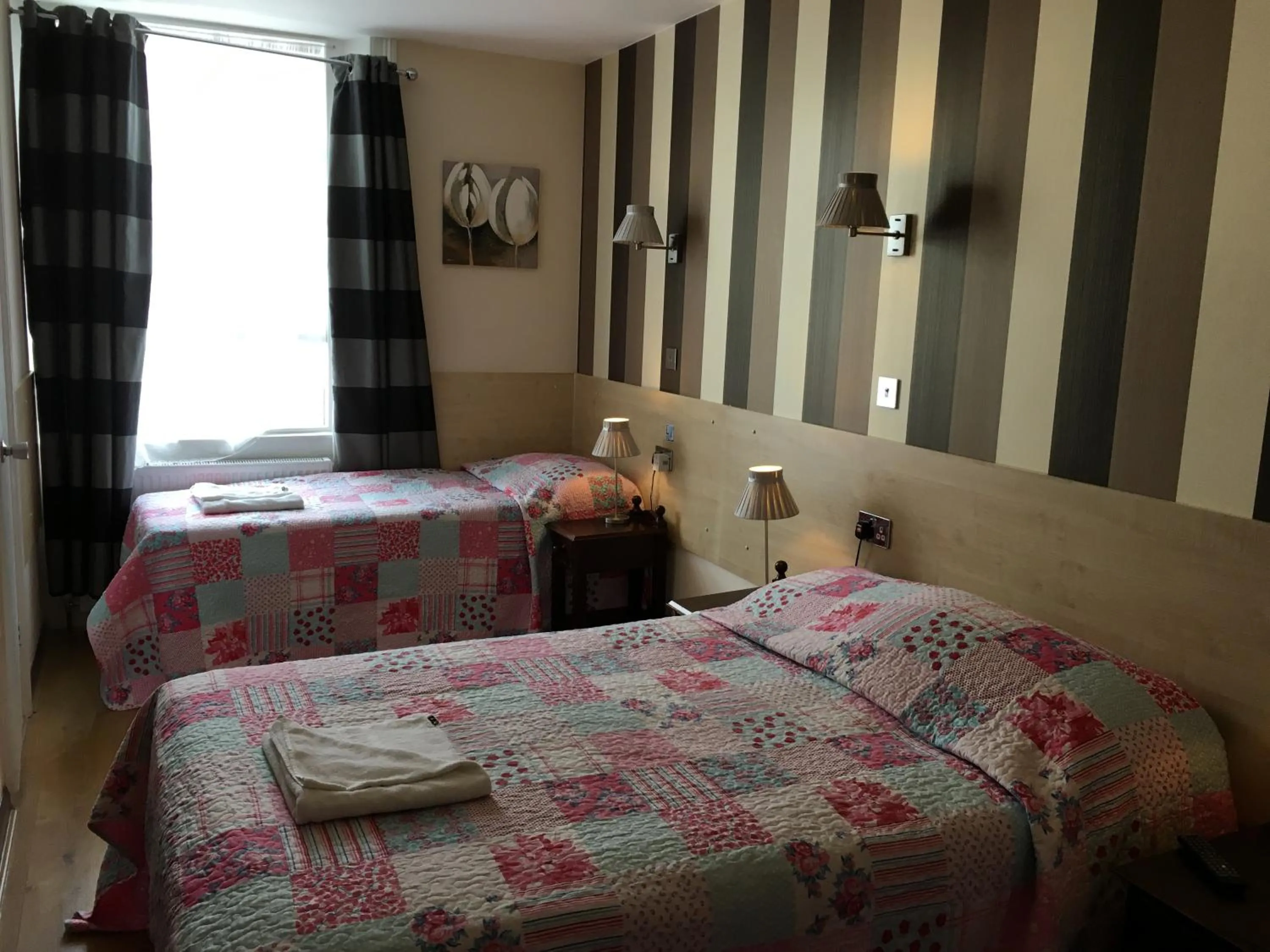 Bed in St George Hotel