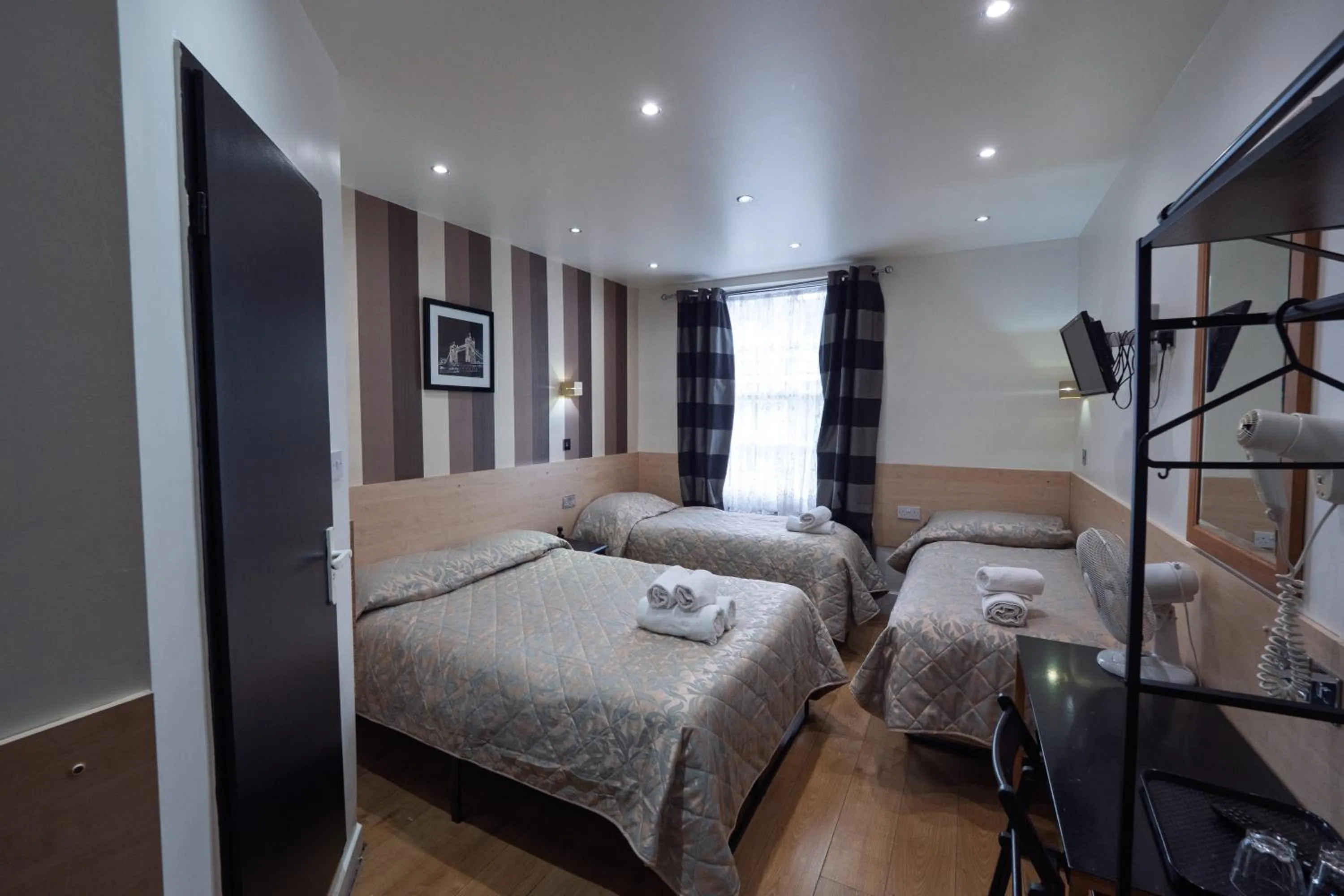 Bed in St George Hotel Paddington