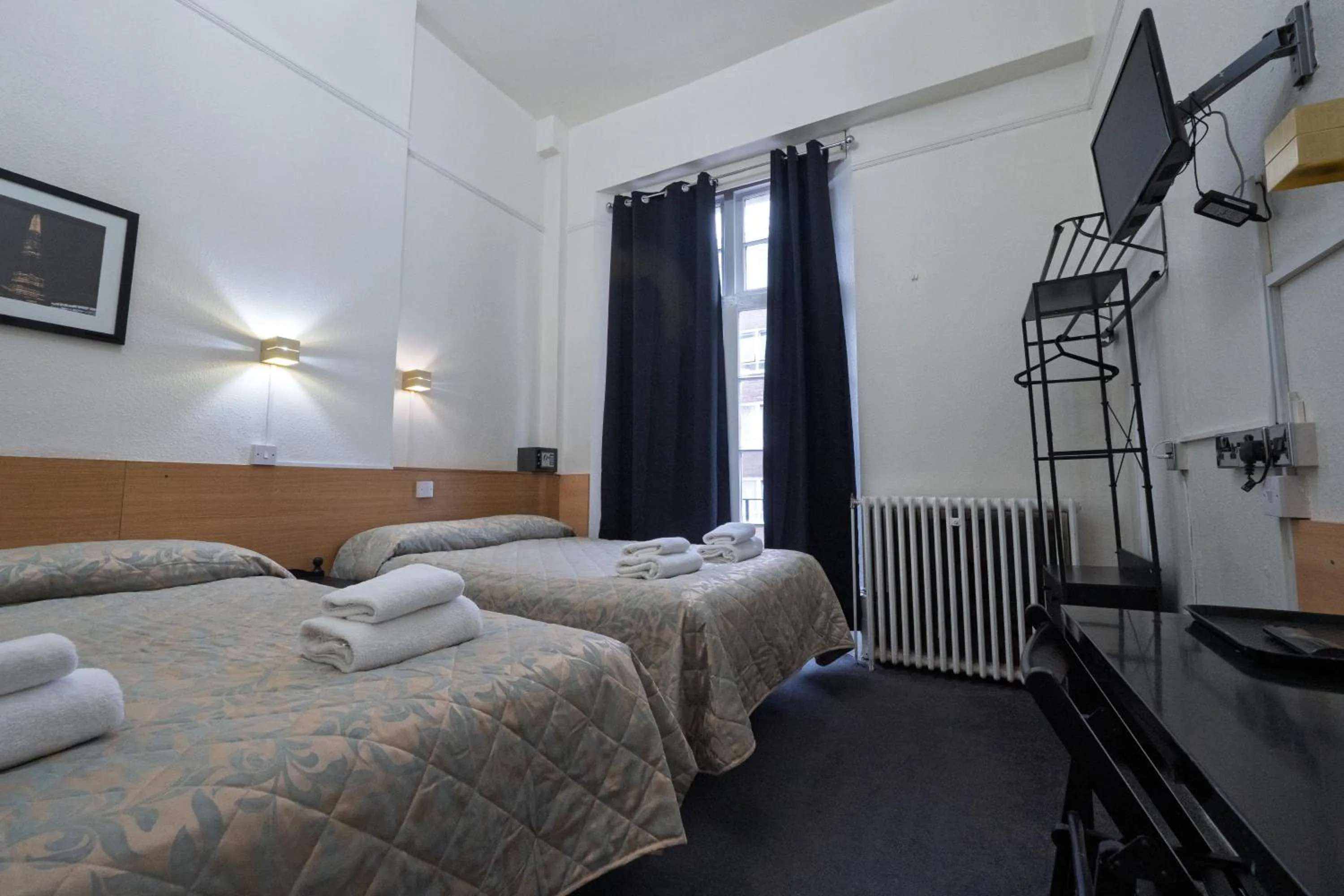 Bed in St George Hotel Paddington