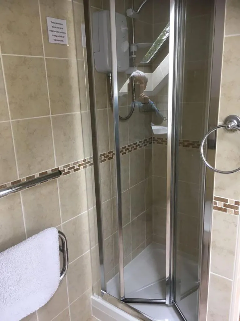 Bathroom in Pinewood B&B