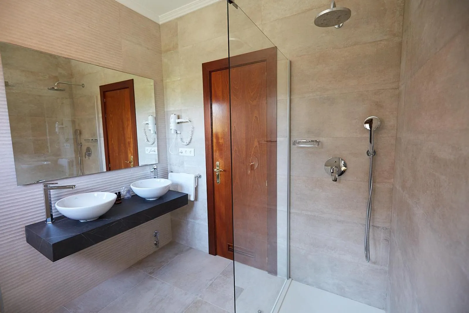 Bathroom, Bed in Hotel Ribadesella Playa