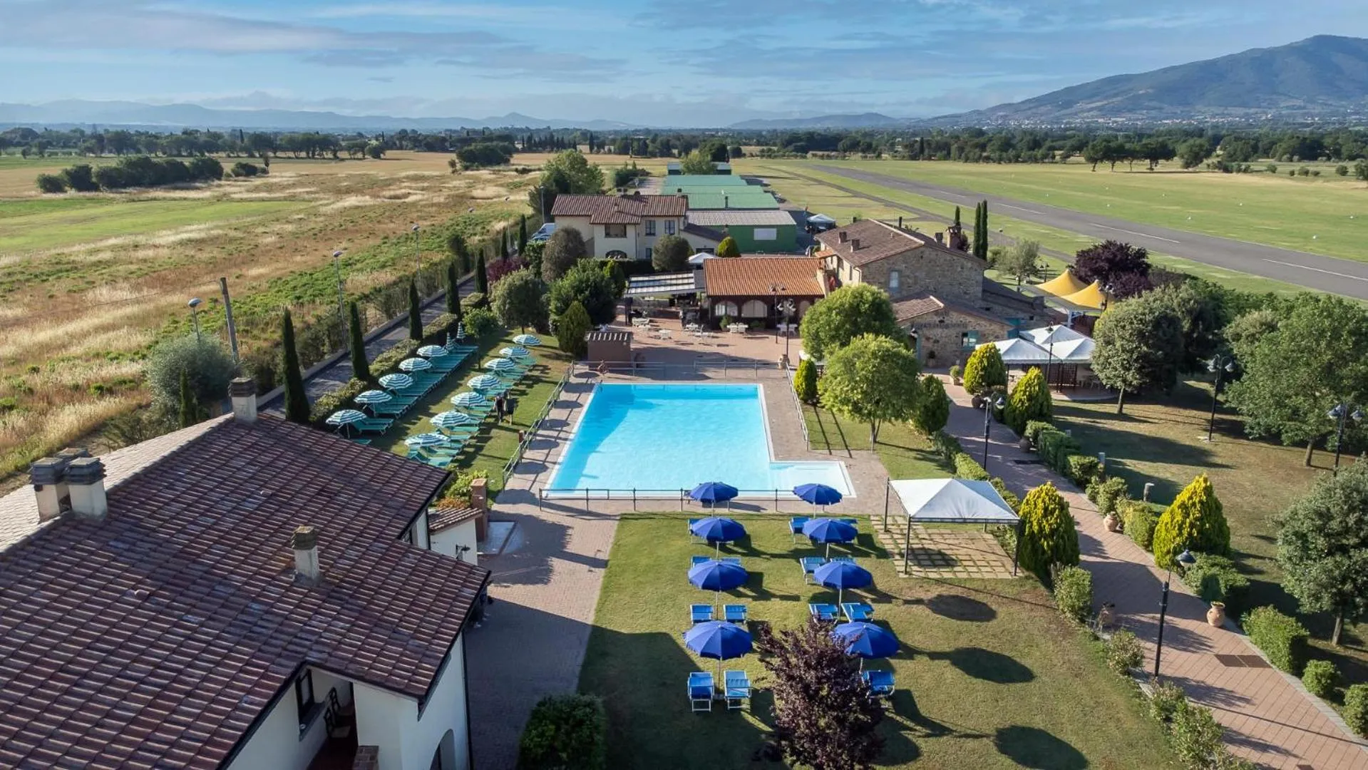 Swimming pool in Residence Serristori