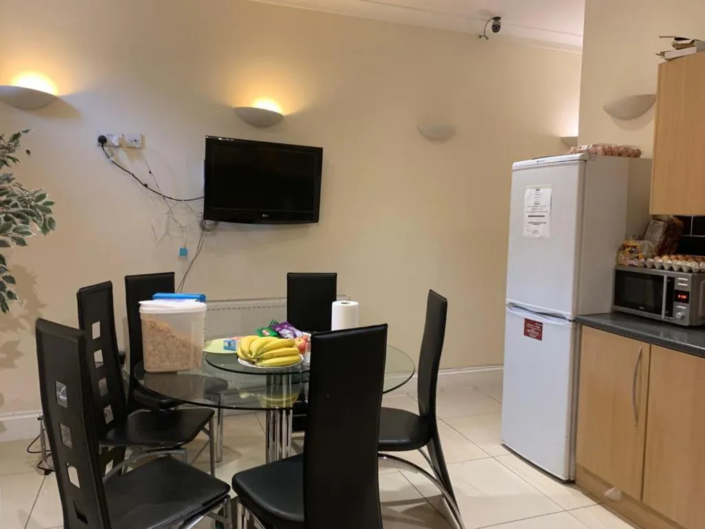Kitchen or kitchenette in City Lodge London
