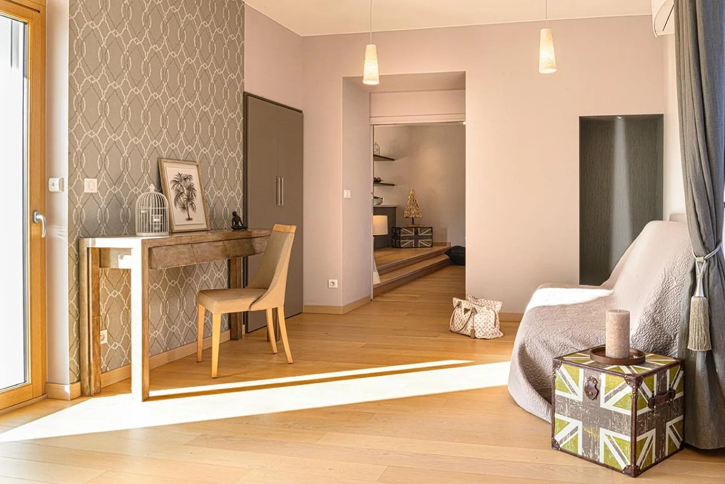 Living room, Bed in Château De Massillan