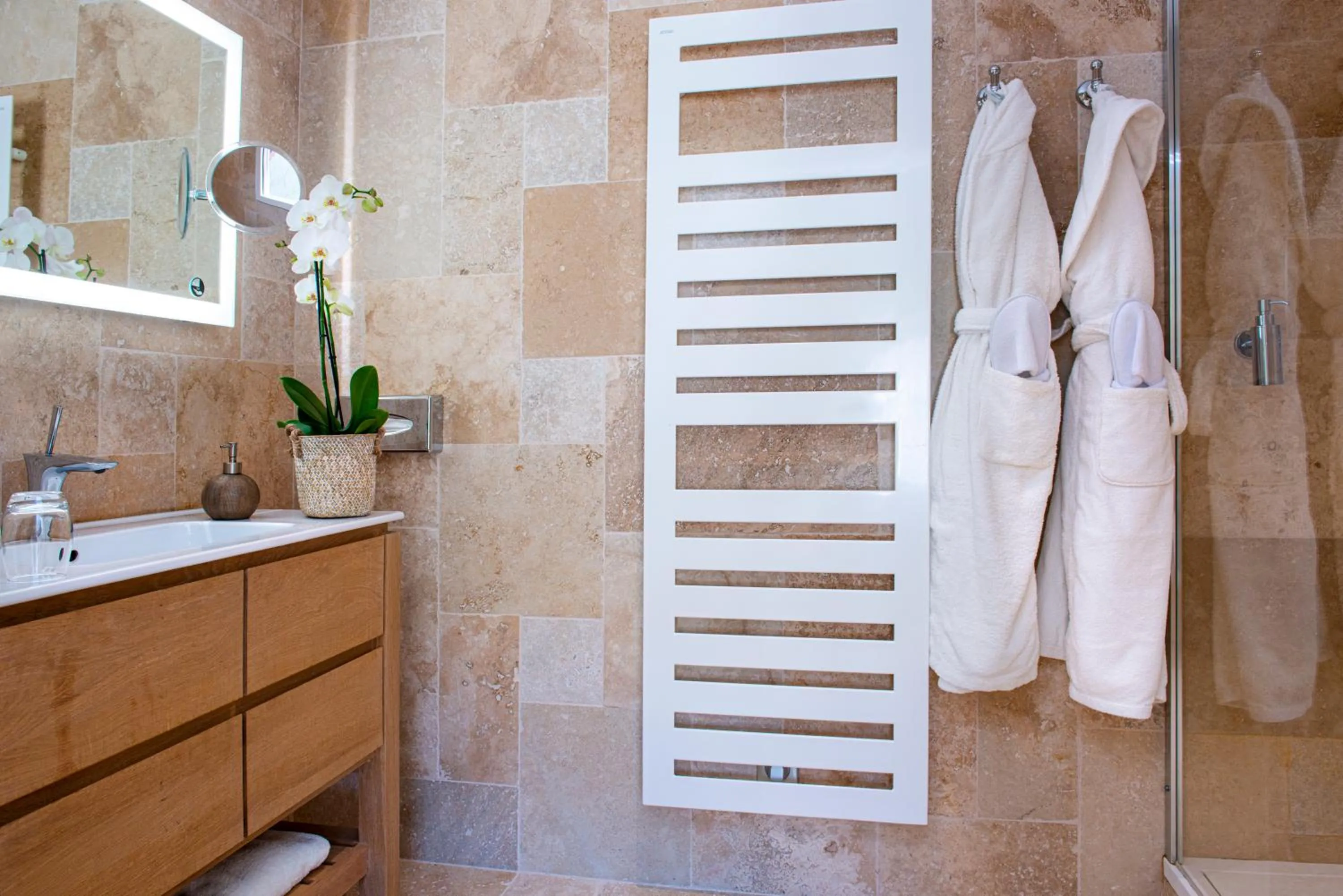 Bathroom in Château De Massillan