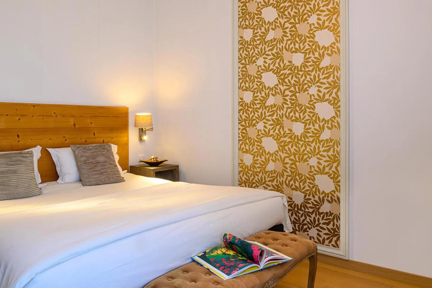 Bedroom, Bed in Château De Massillan