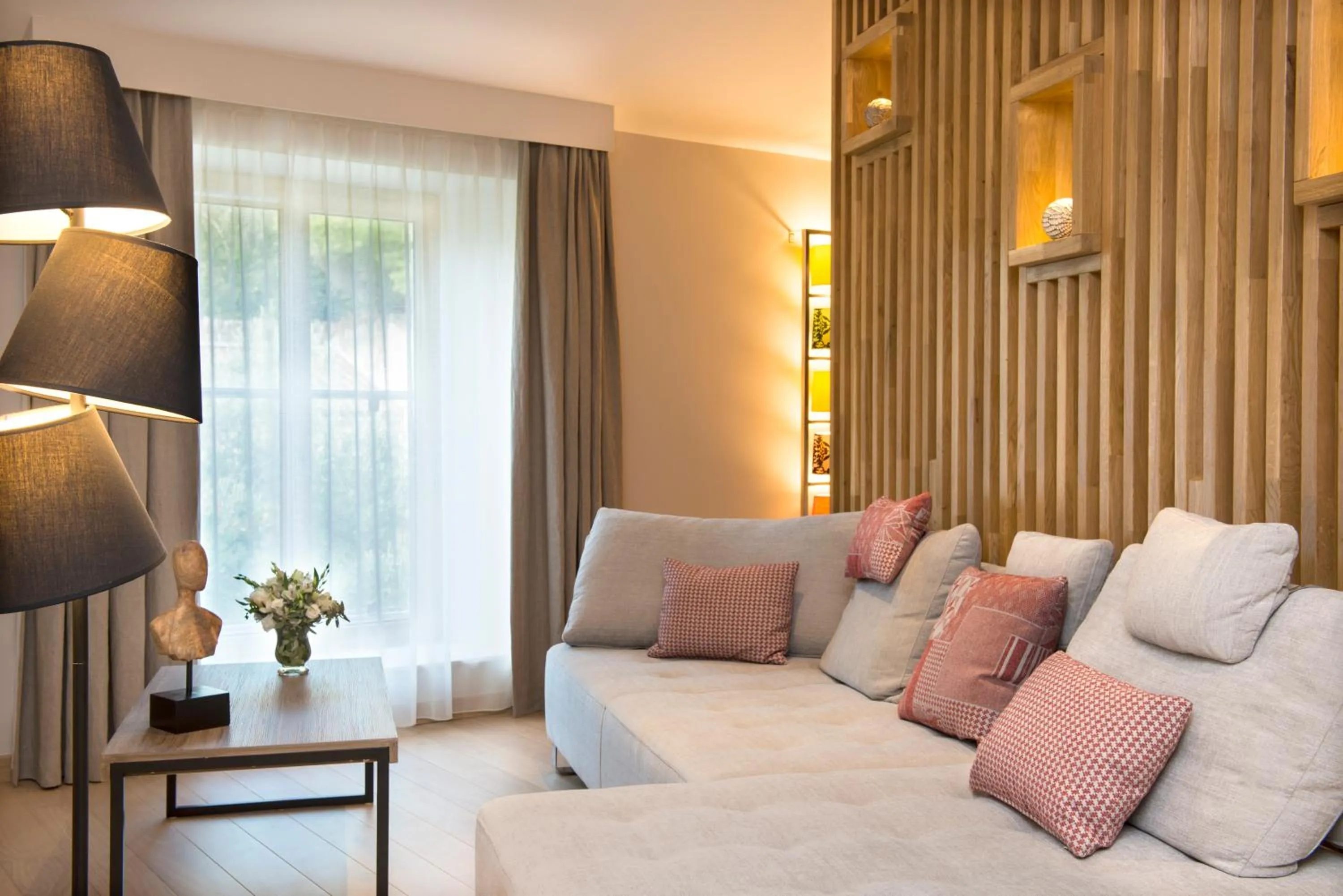 Seating area, Bed in Château De Massillan