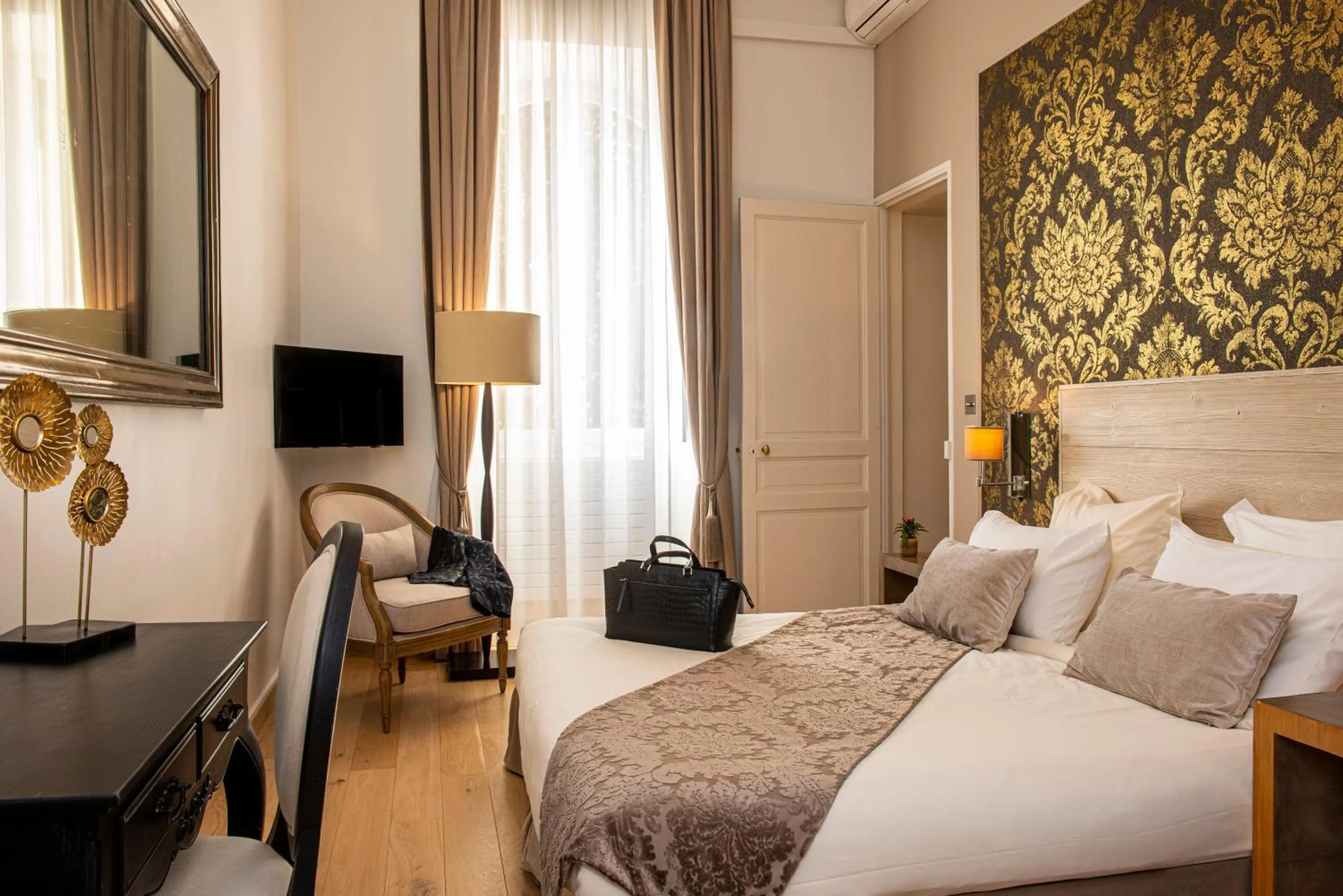 Bed in Château De Massillan