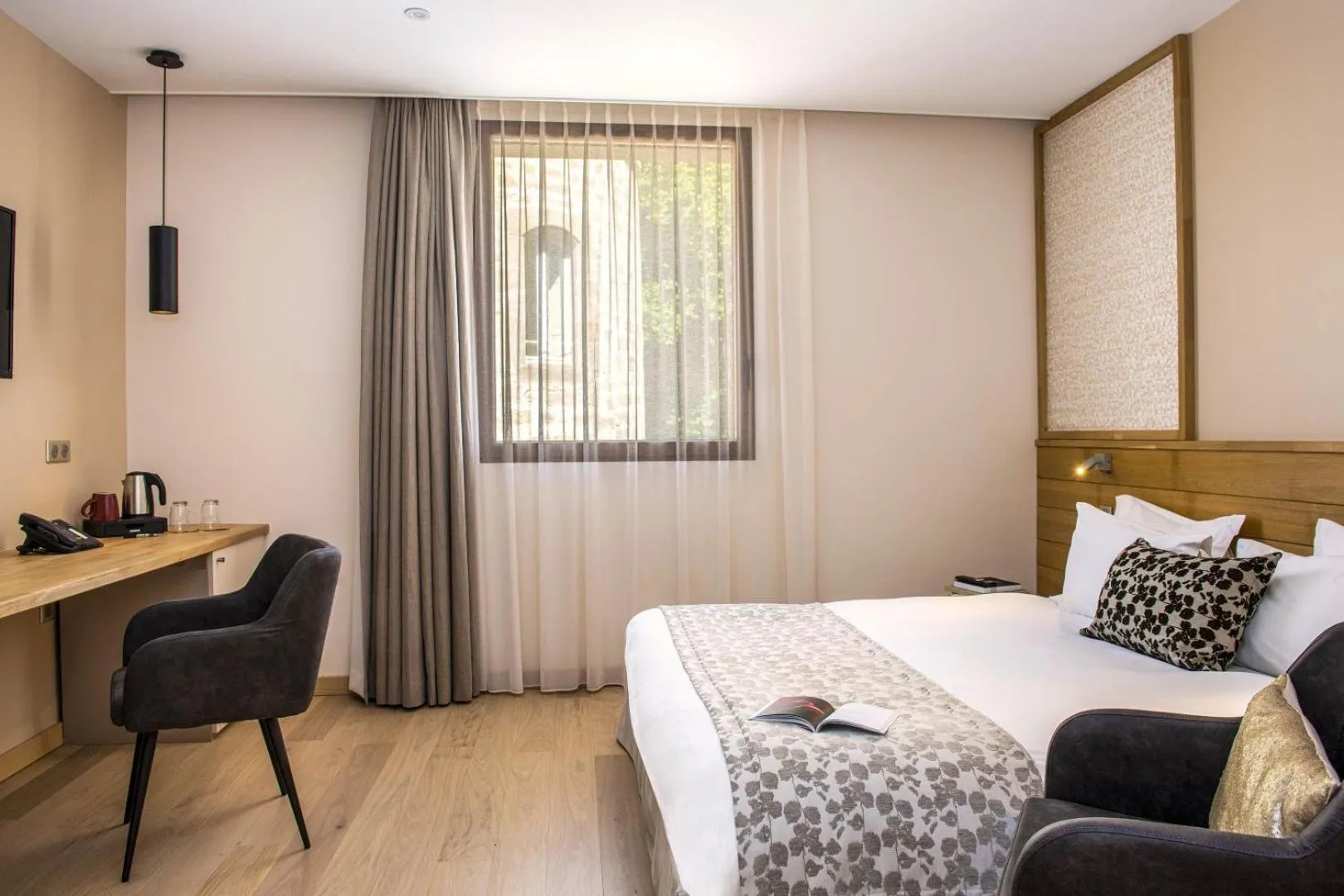 Bed in Château De Massillan