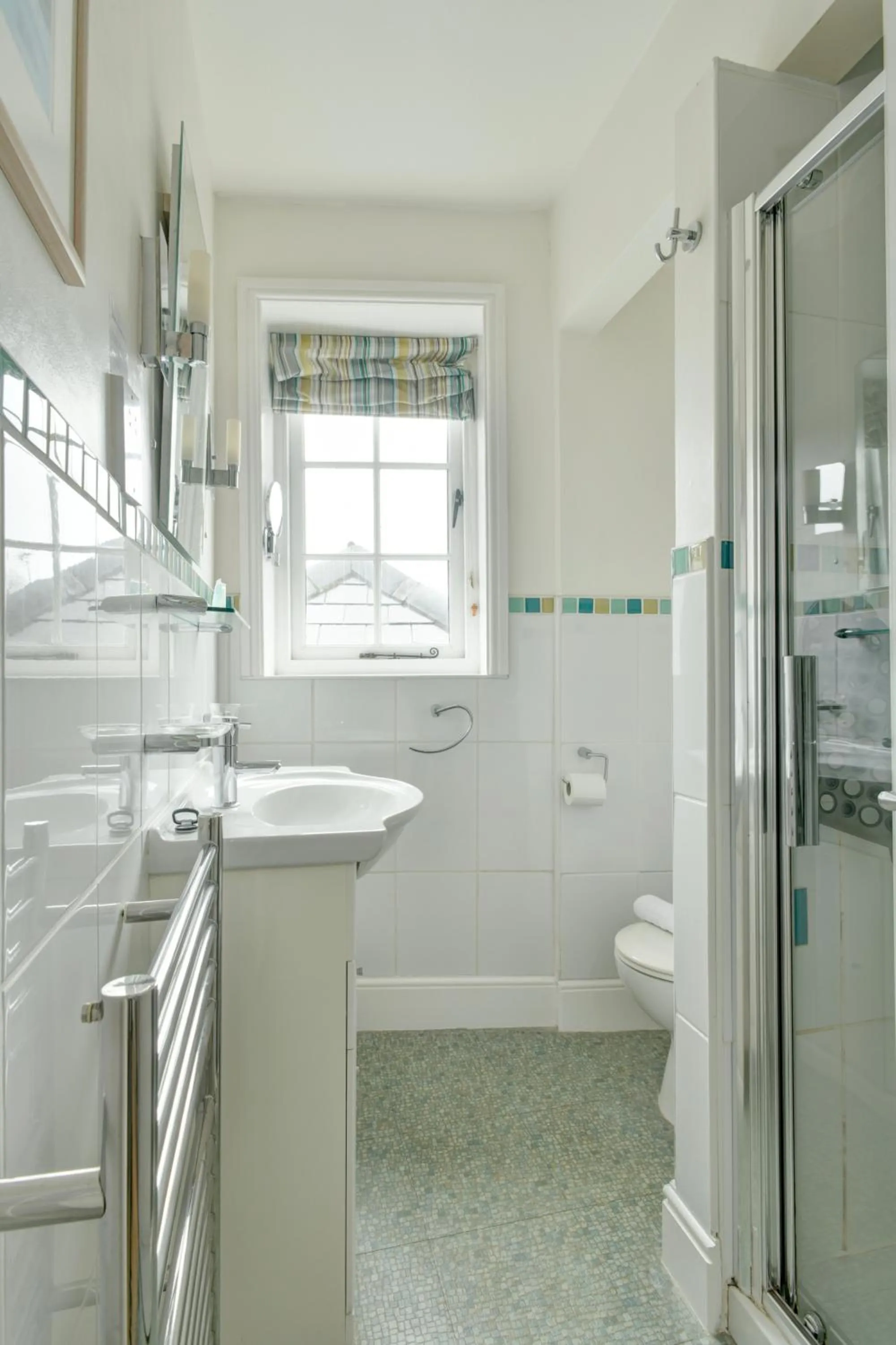 Bathroom in The Crown Hotel