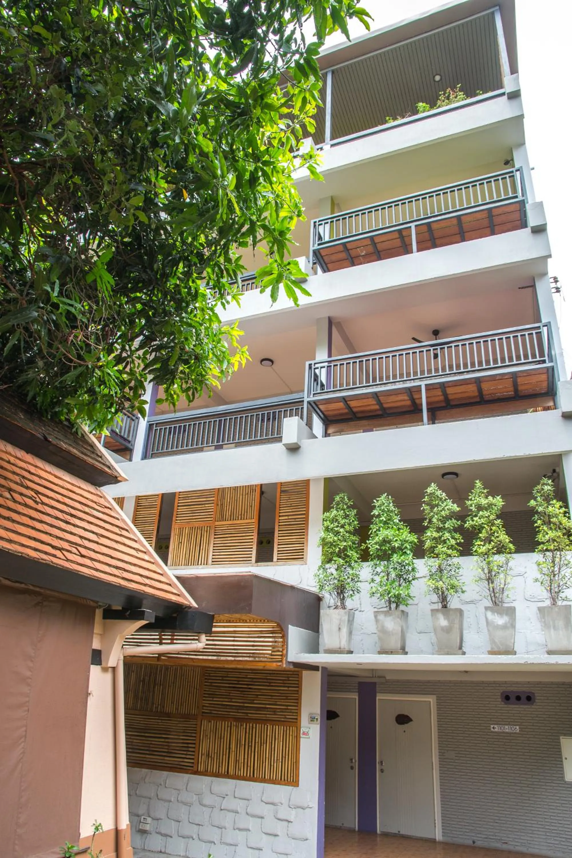 Property building in Lantana Pattaya - SHA Extra Plus