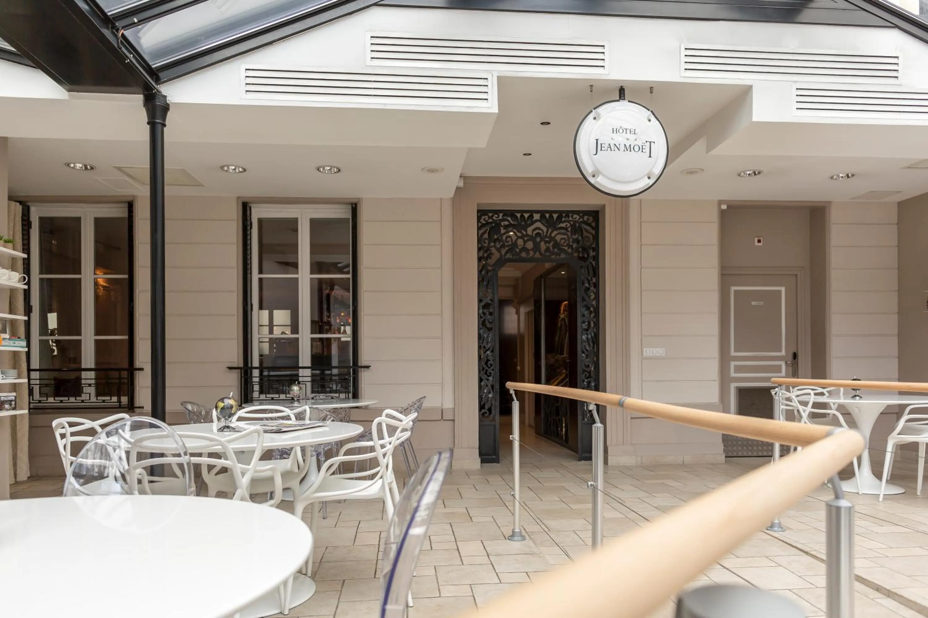 Breakfast in Hotel Jean Moët