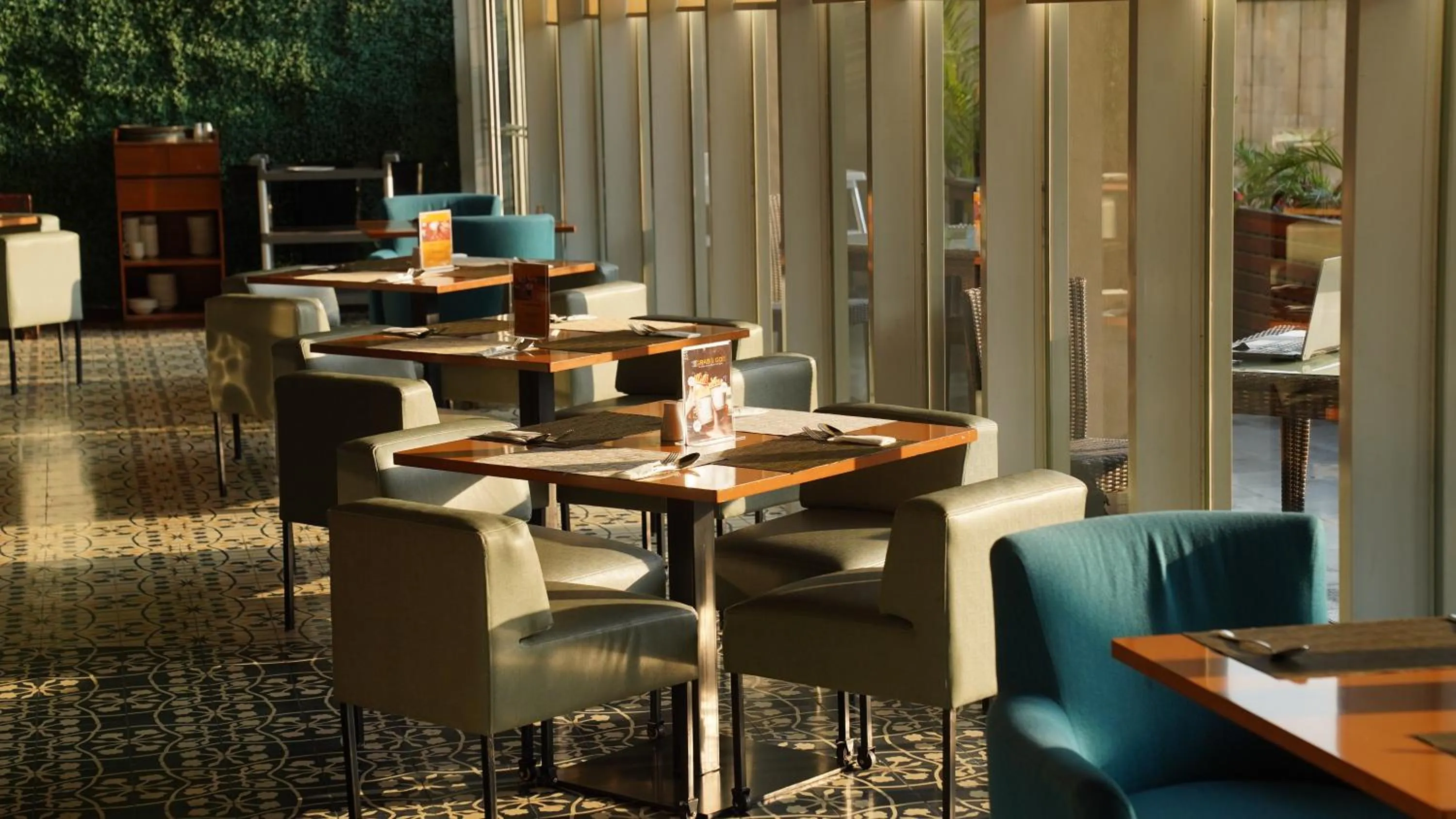 Restaurant/places to eat in Novotel Bandung