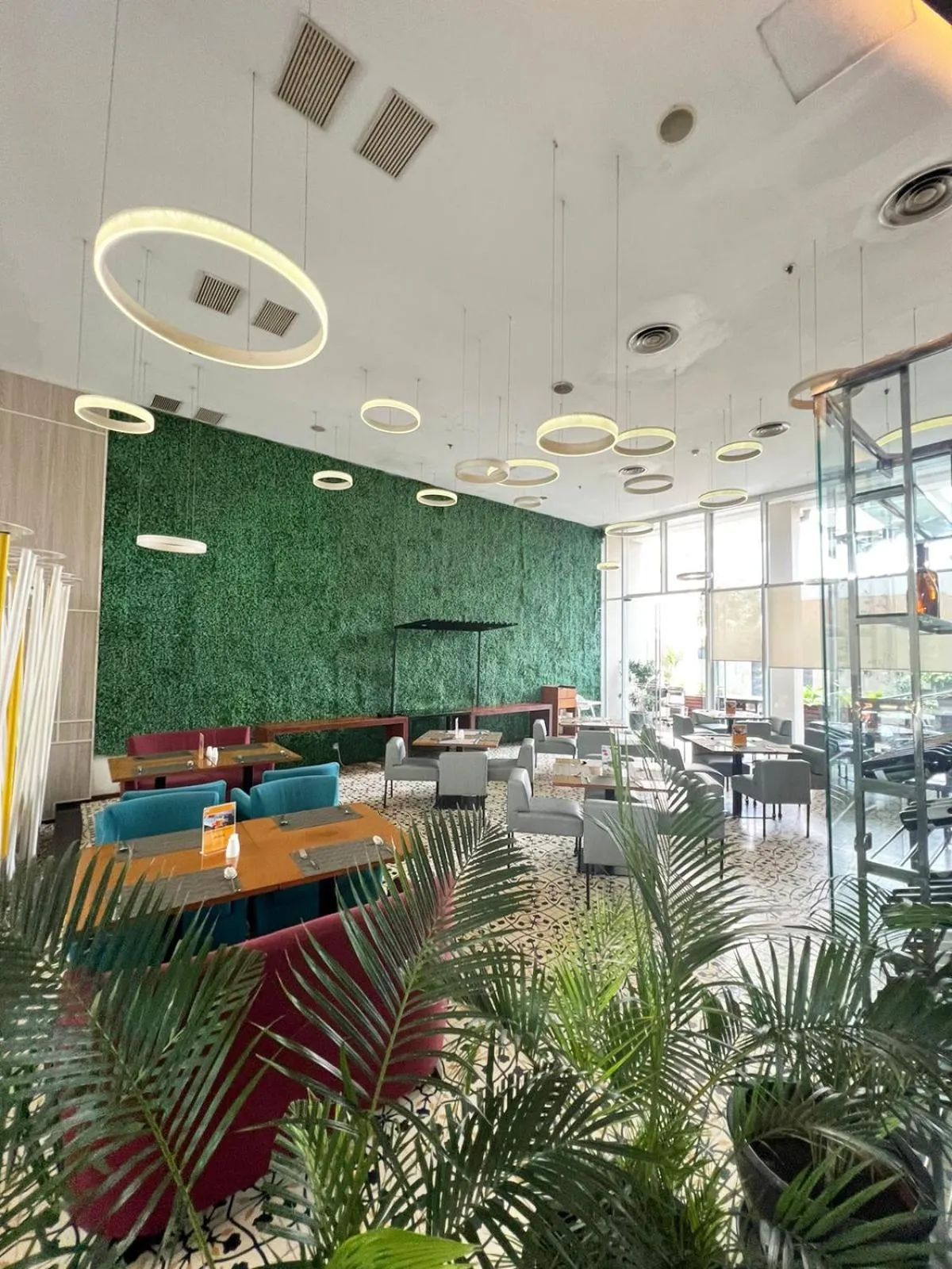 Restaurant/places to eat in Novotel Bandung