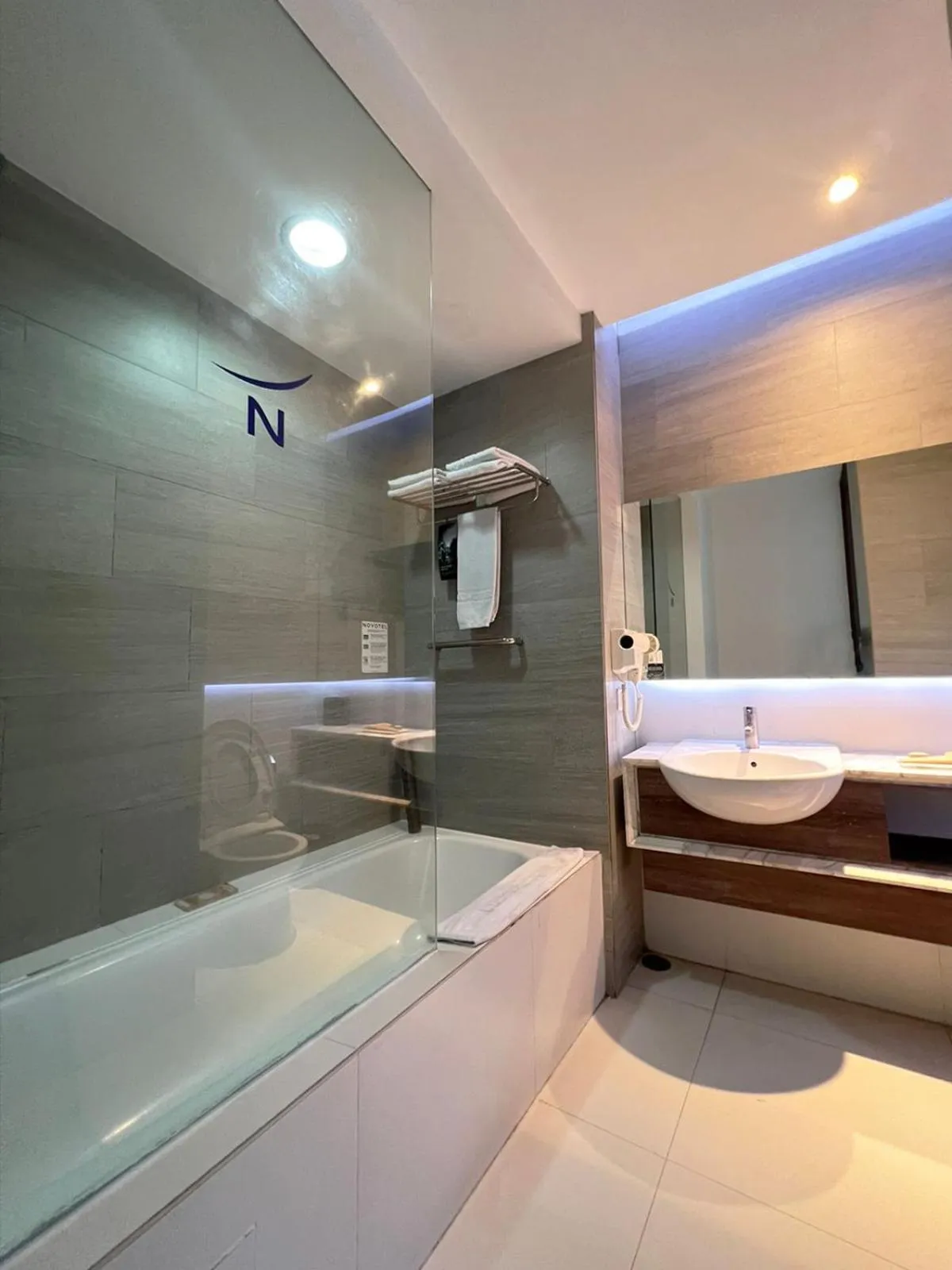 Shower in Novotel Bandung