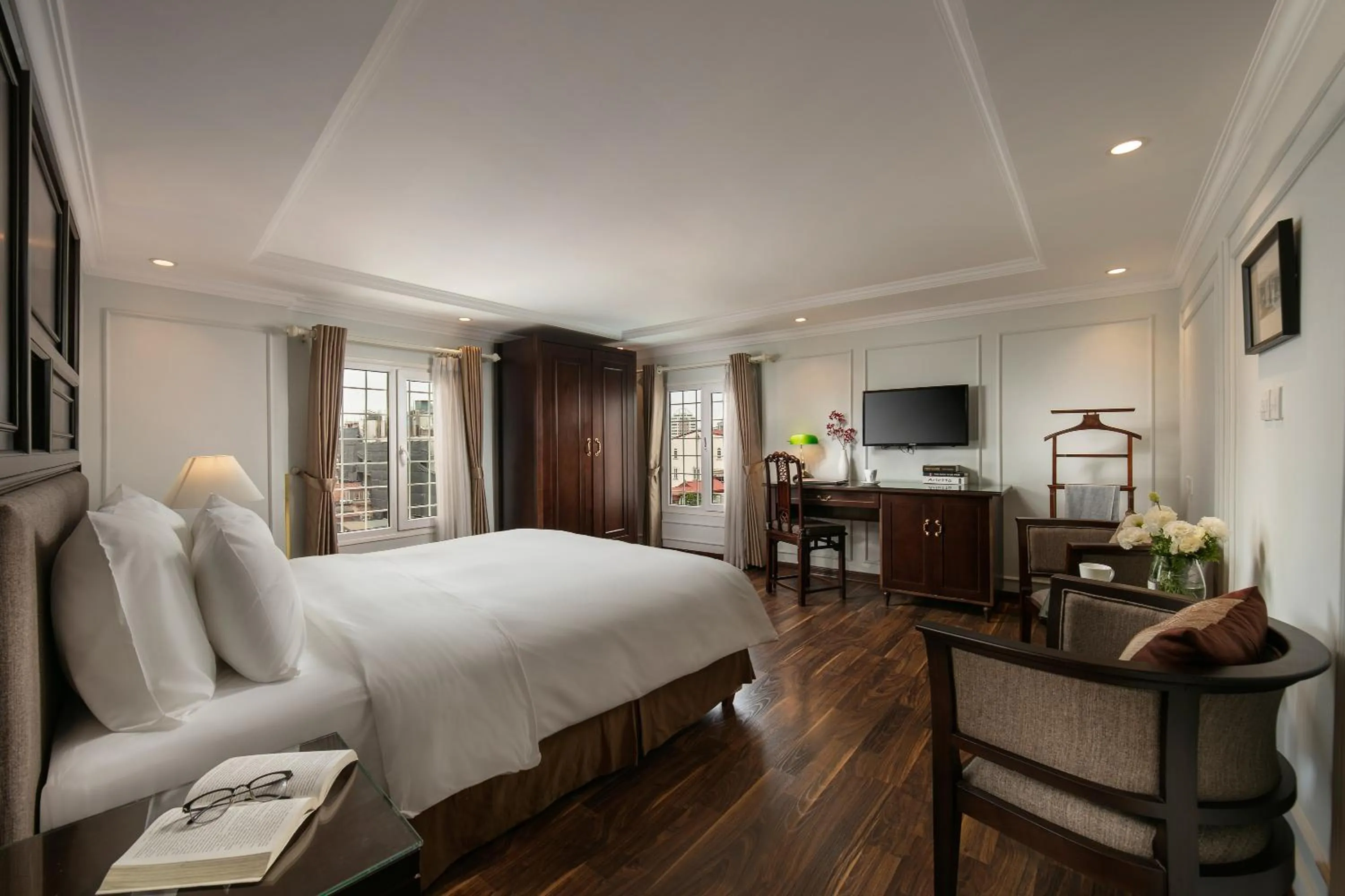 Photo of the whole room, Bed in Hong Ngoc Dynastie Boutique Hotel & Spa