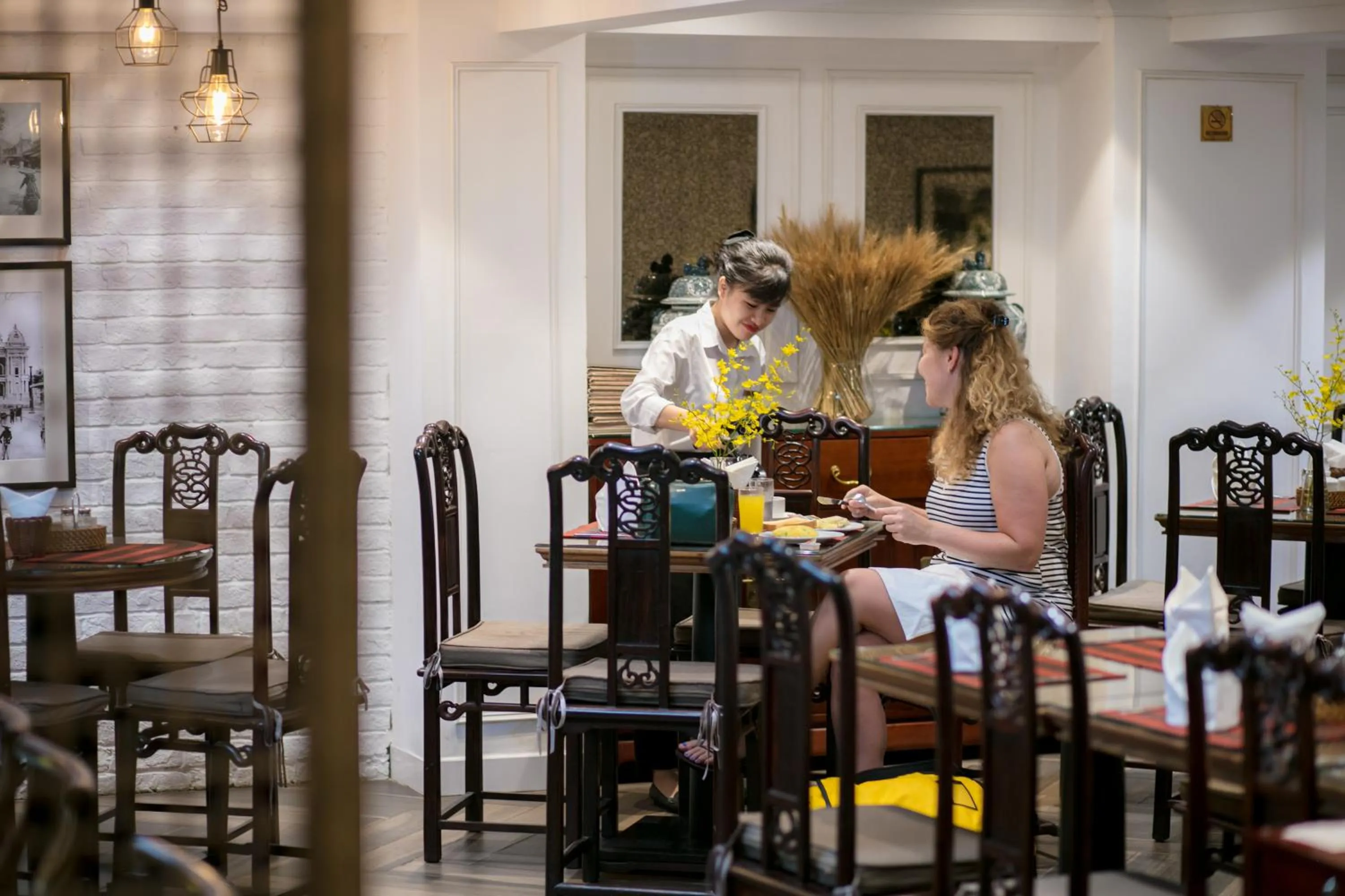 Guests in Hong Ngoc Dynastie Boutique Hotel & Spa