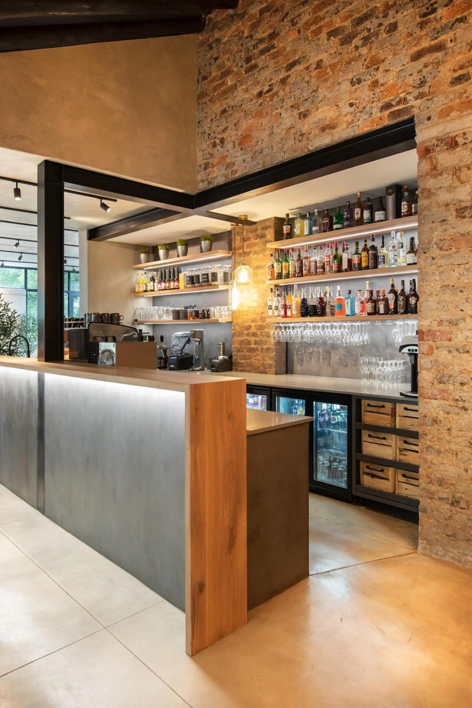 Restaurant/places to eat in Opikopi Guest House