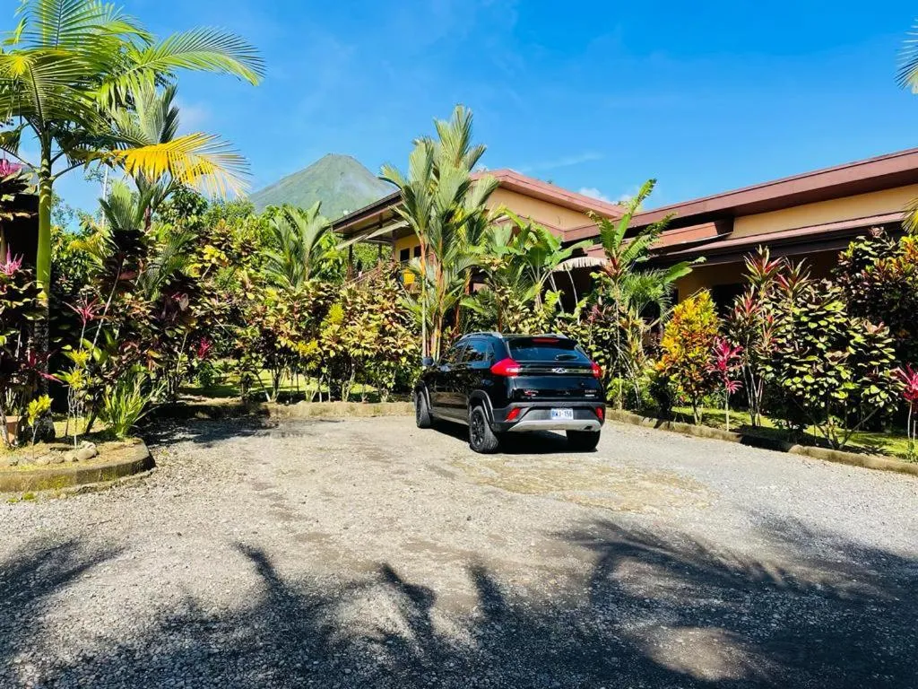 Property building in Aunty Arenal Lodge