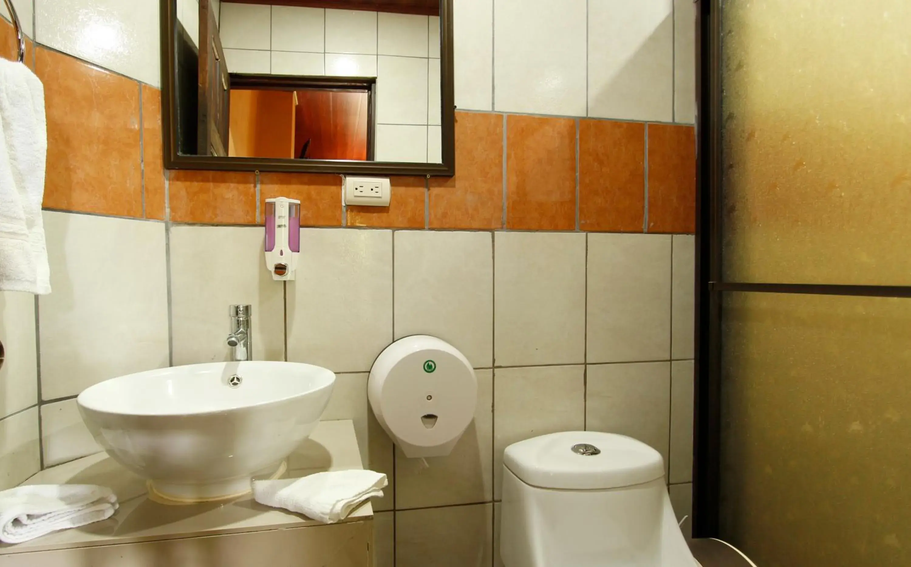 Standard Quadruple Room in Aunty Arenal Lodge Standard Quadruple Room in Aunty Arenal Lodge