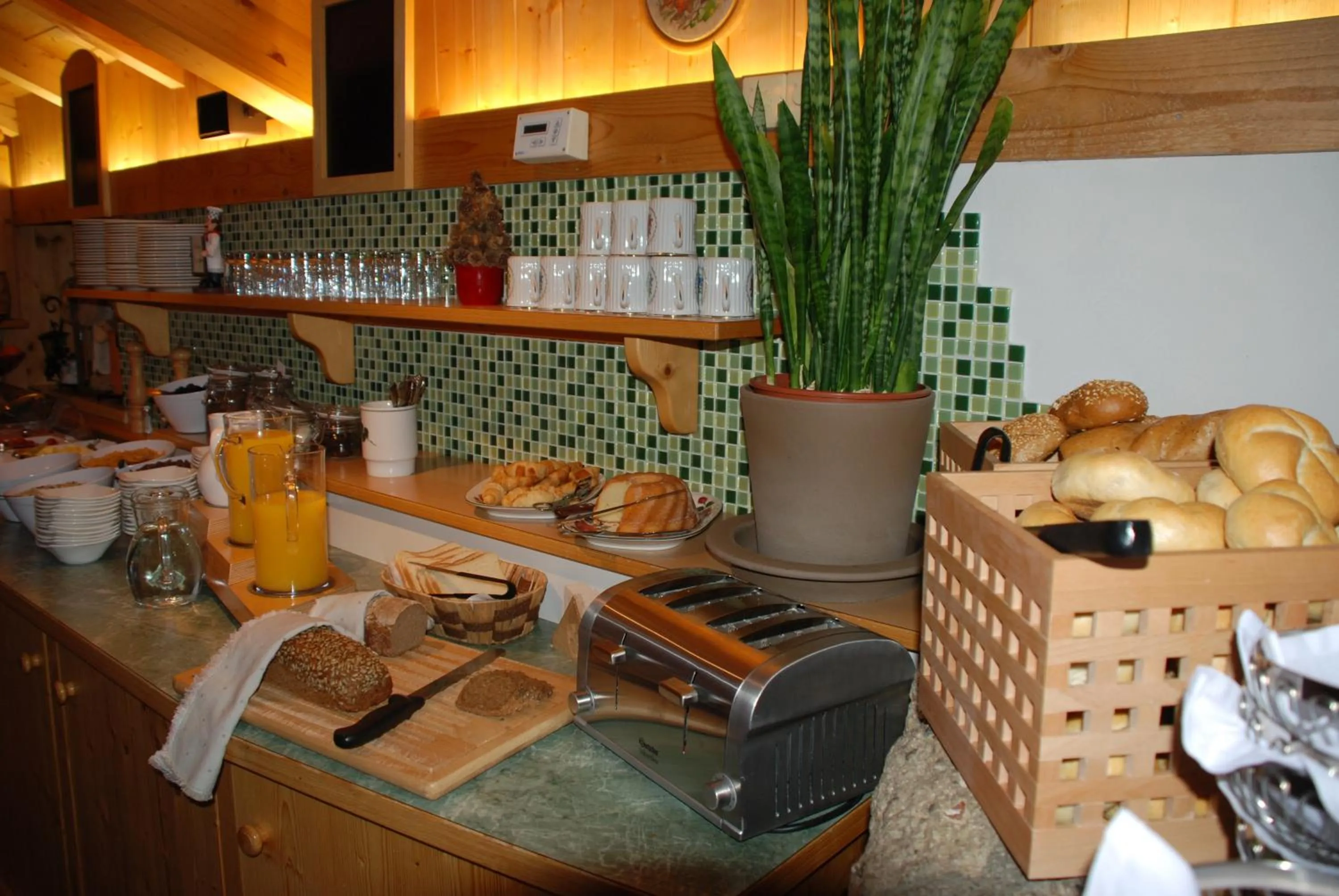 Buffet breakfast in Hotel Zum Granitzl