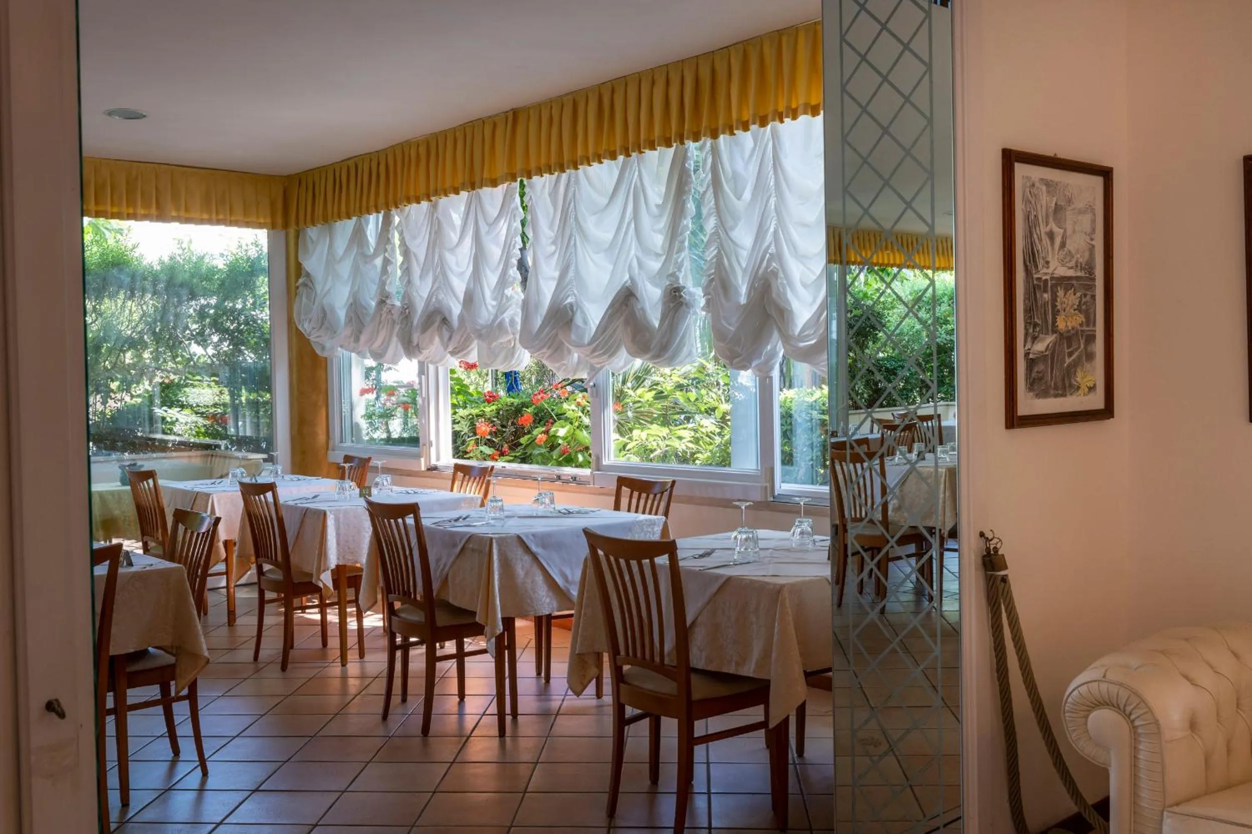 Lounge or bar in Hotel Sylvia