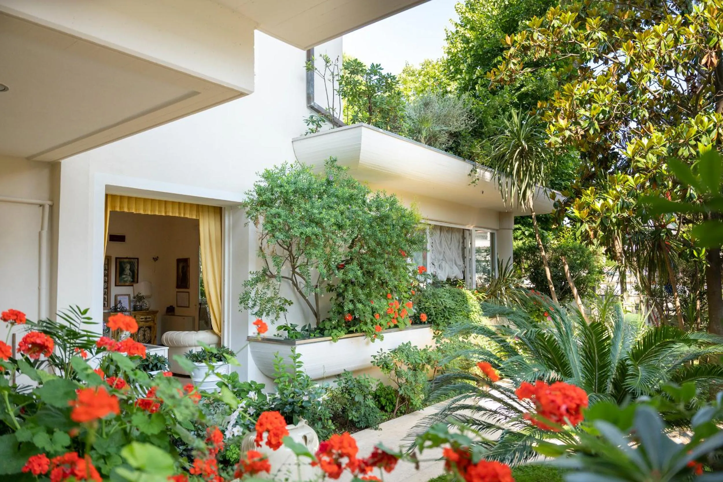 Facade/entrance in Hotel Sylvia