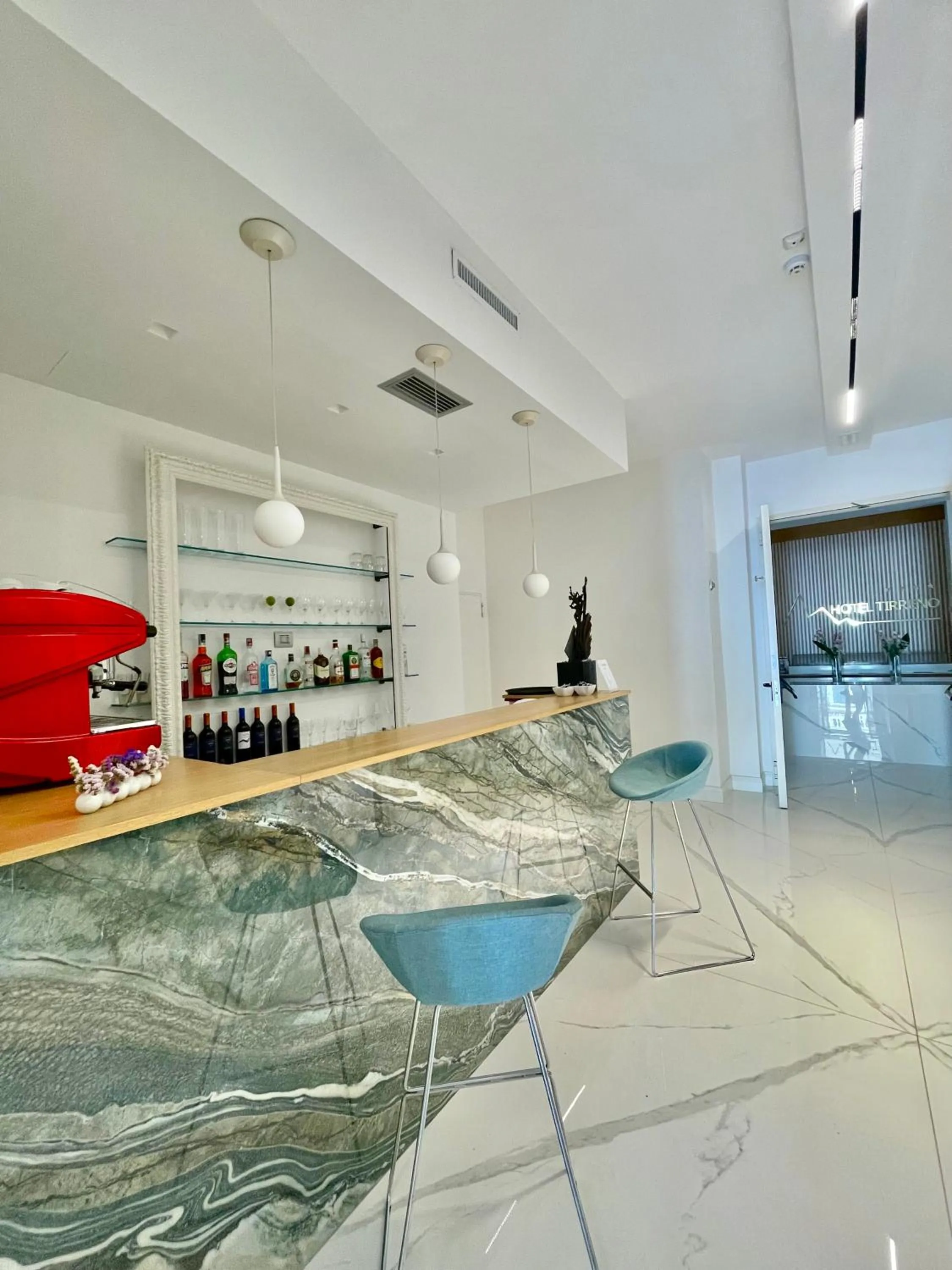 Lounge or bar in Hotel Tirreno