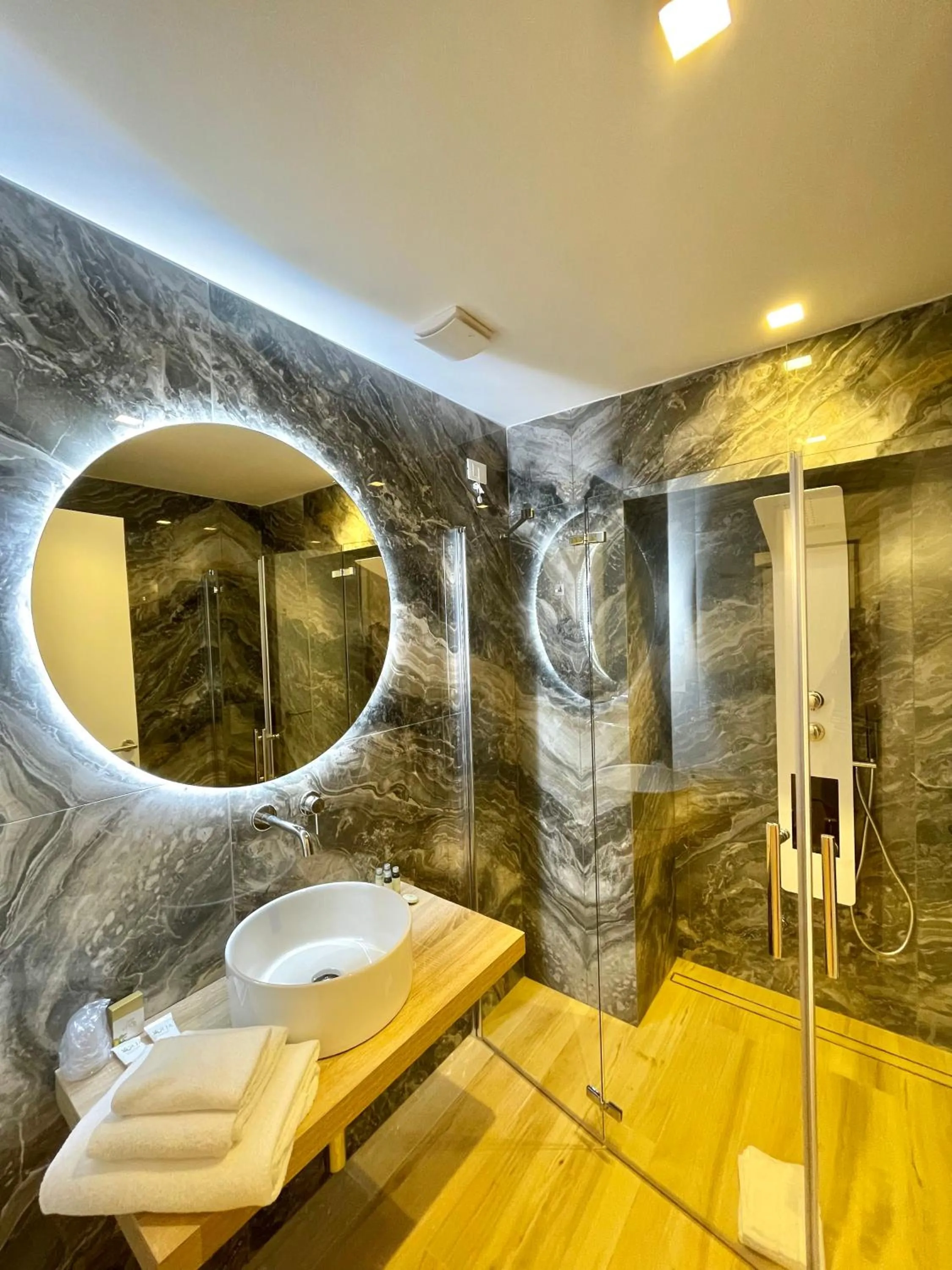 Bathroom in Hotel Tirreno