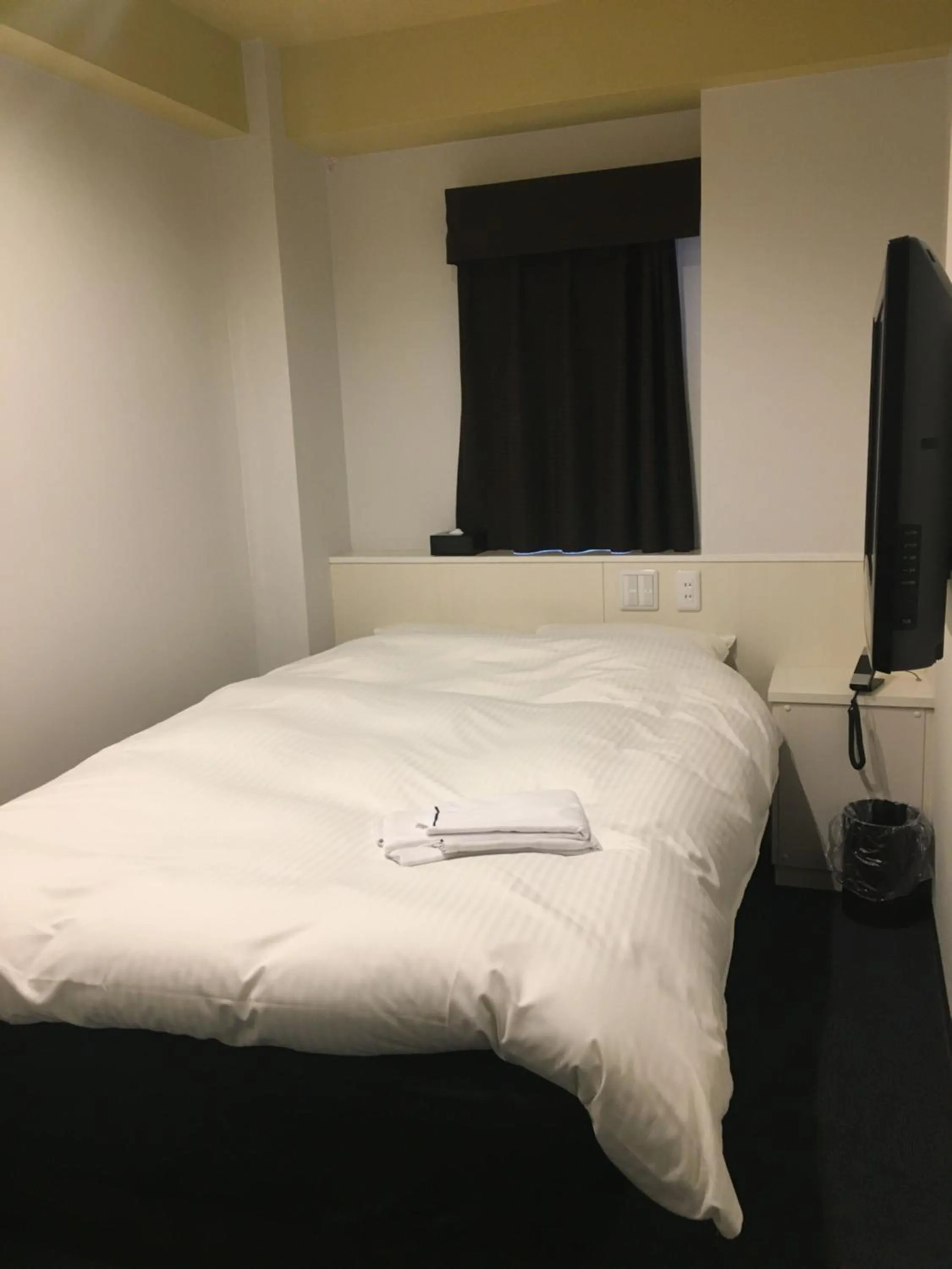 Bed in Nagoyaeki Access Hotel