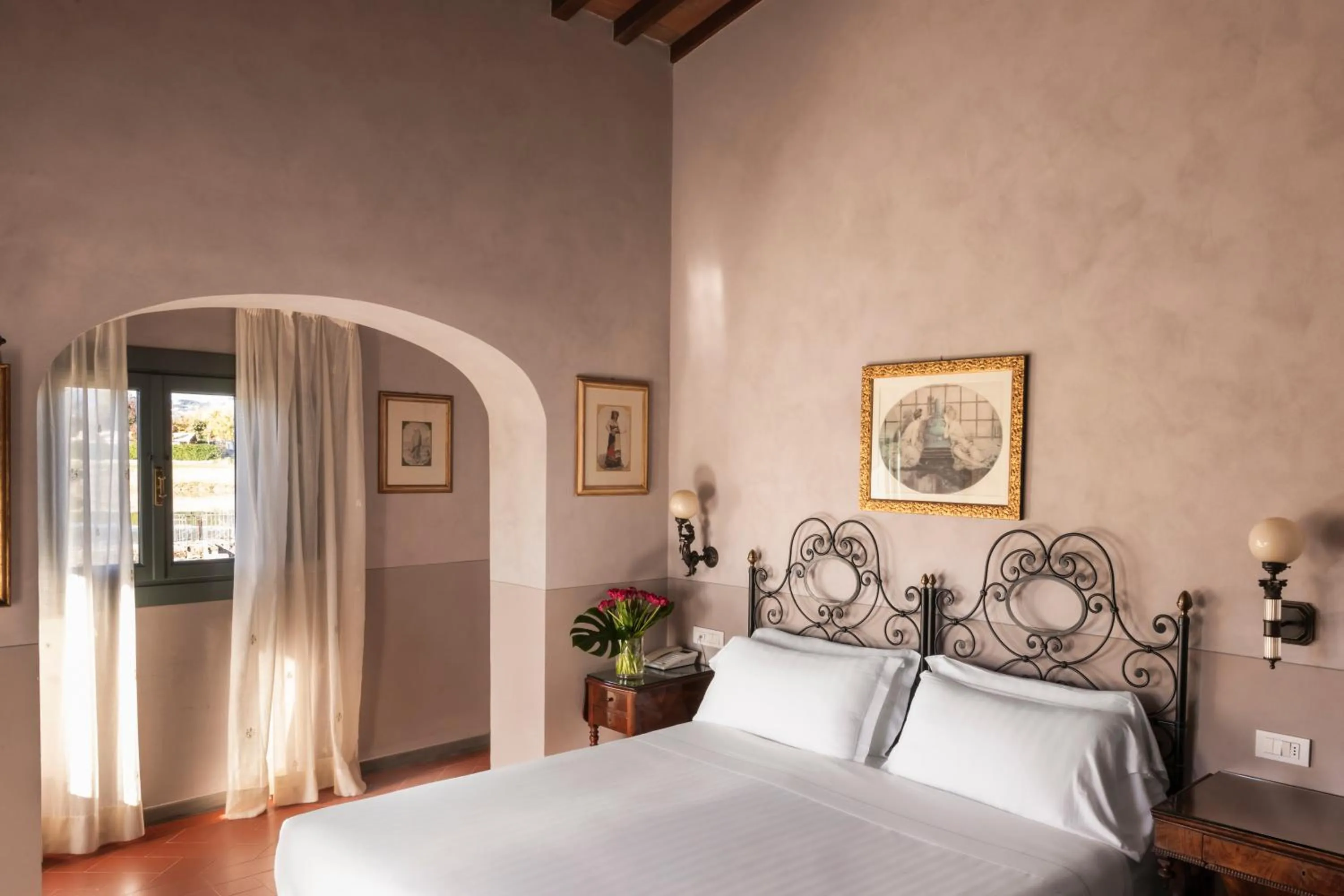 Bedroom, Bed in Hotel Mulino di Firenze - WorldHotels Crafted