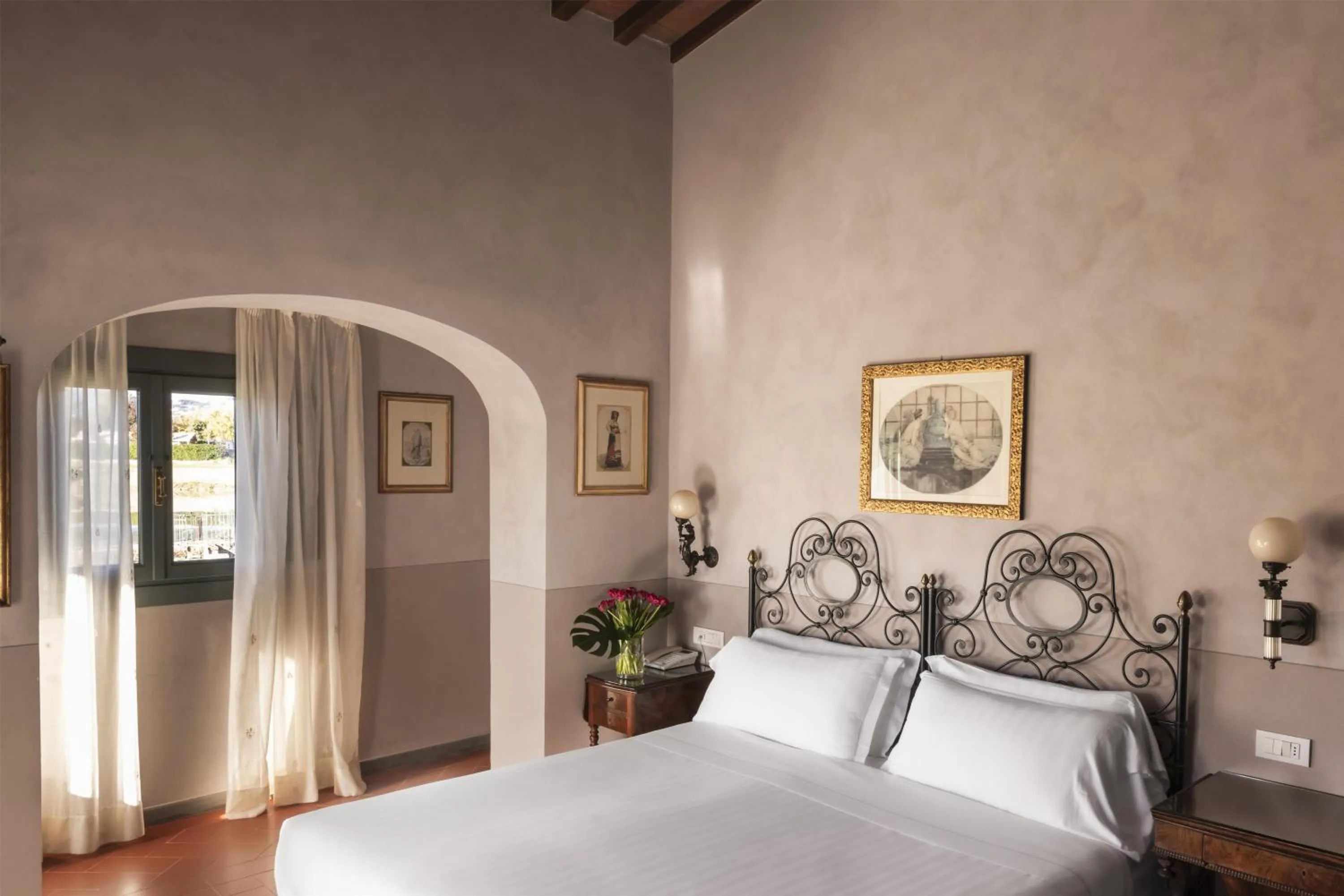 Bedroom, Bed in Hotel Mulino di Firenze - WorldHotels Crafted