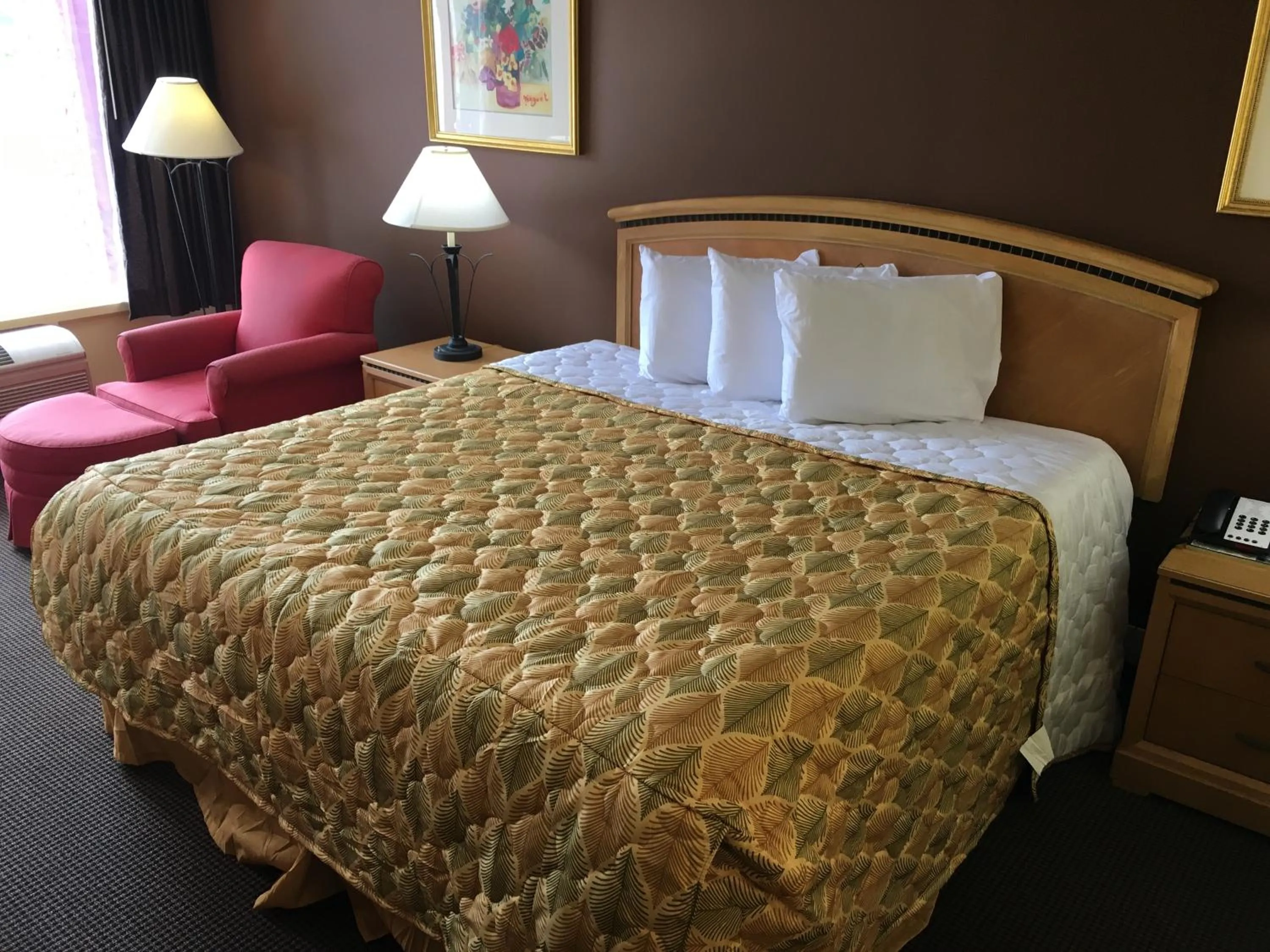 Bed in Budget inn Tarboro