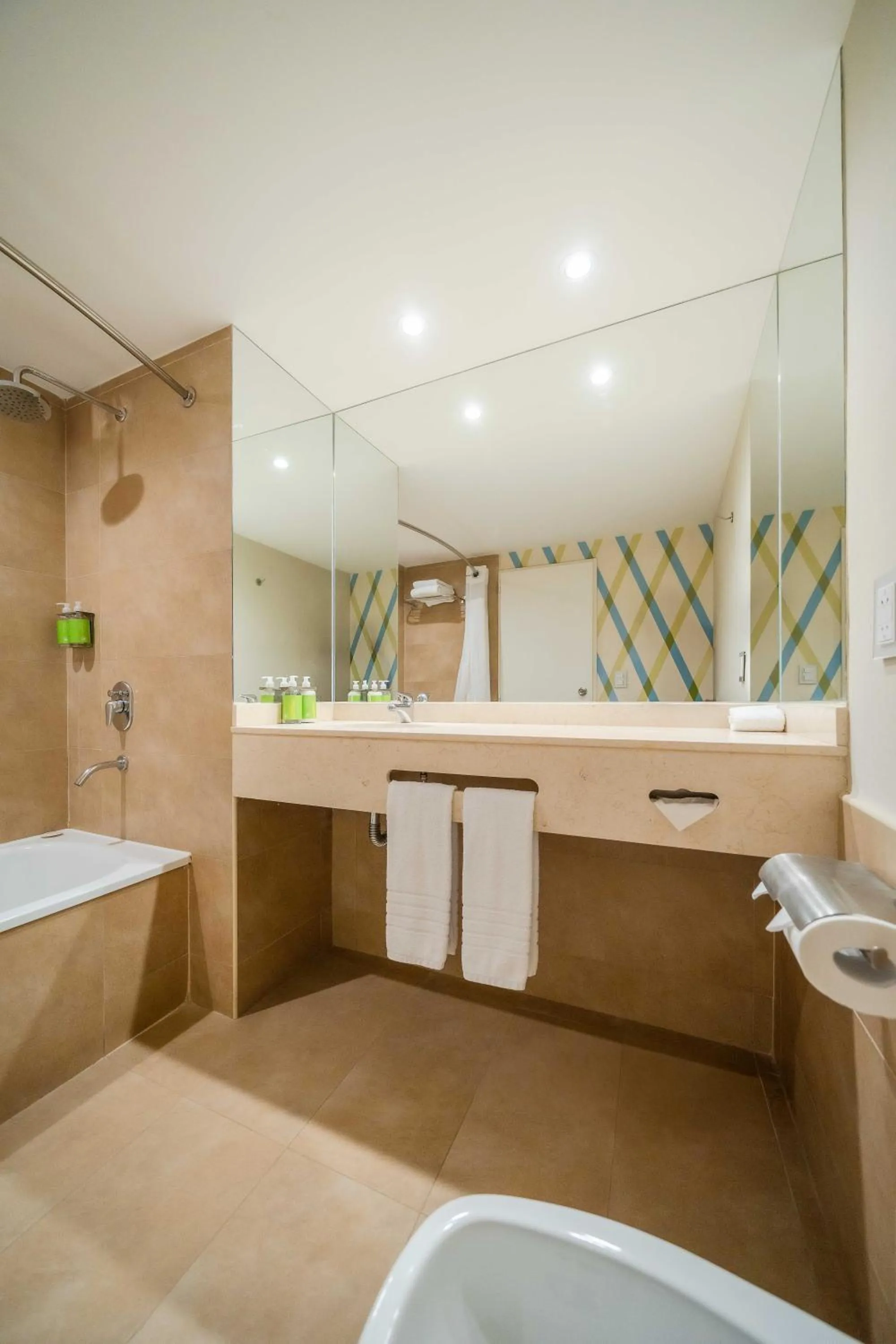 Bathroom in Holiday Inn Express Rosario by IHG