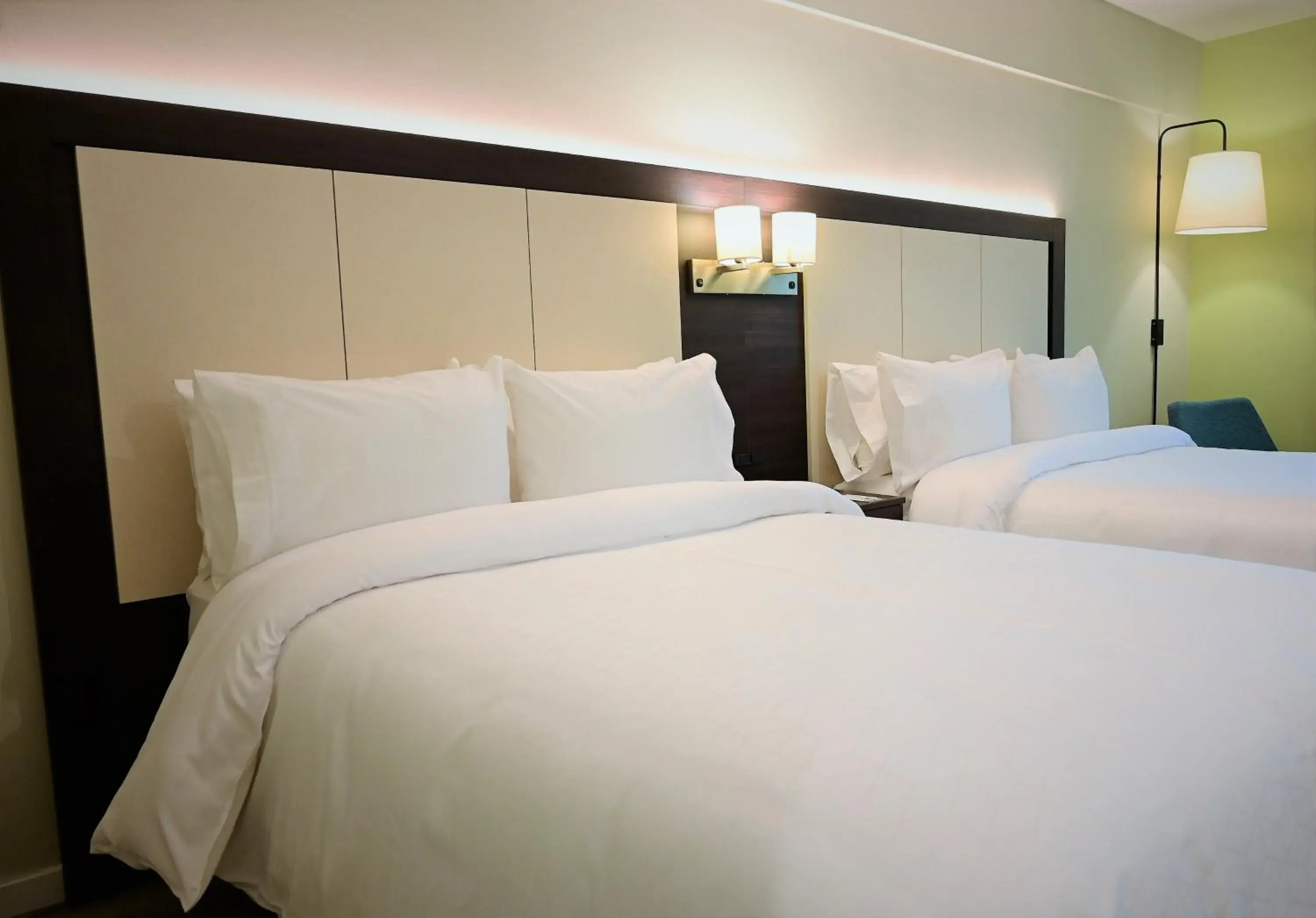Standard Double Room with Two Double Beds - single occupancy in Holiday Inn Express Rosario by IHG Standard Double Room with Two Double Beds - single occupancy in Holiday Inn Express Rosario by IHG