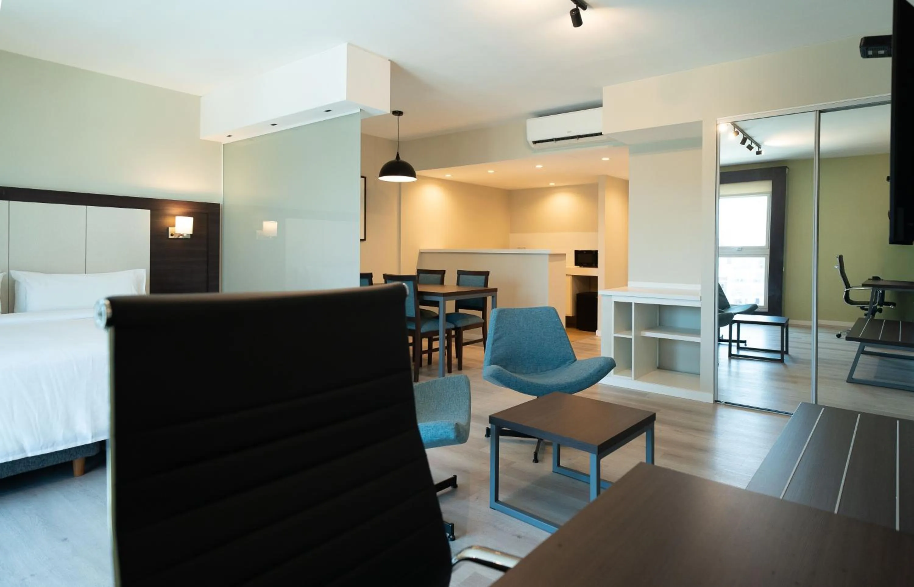 furniture in Holiday Inn Express Rosario by IHG