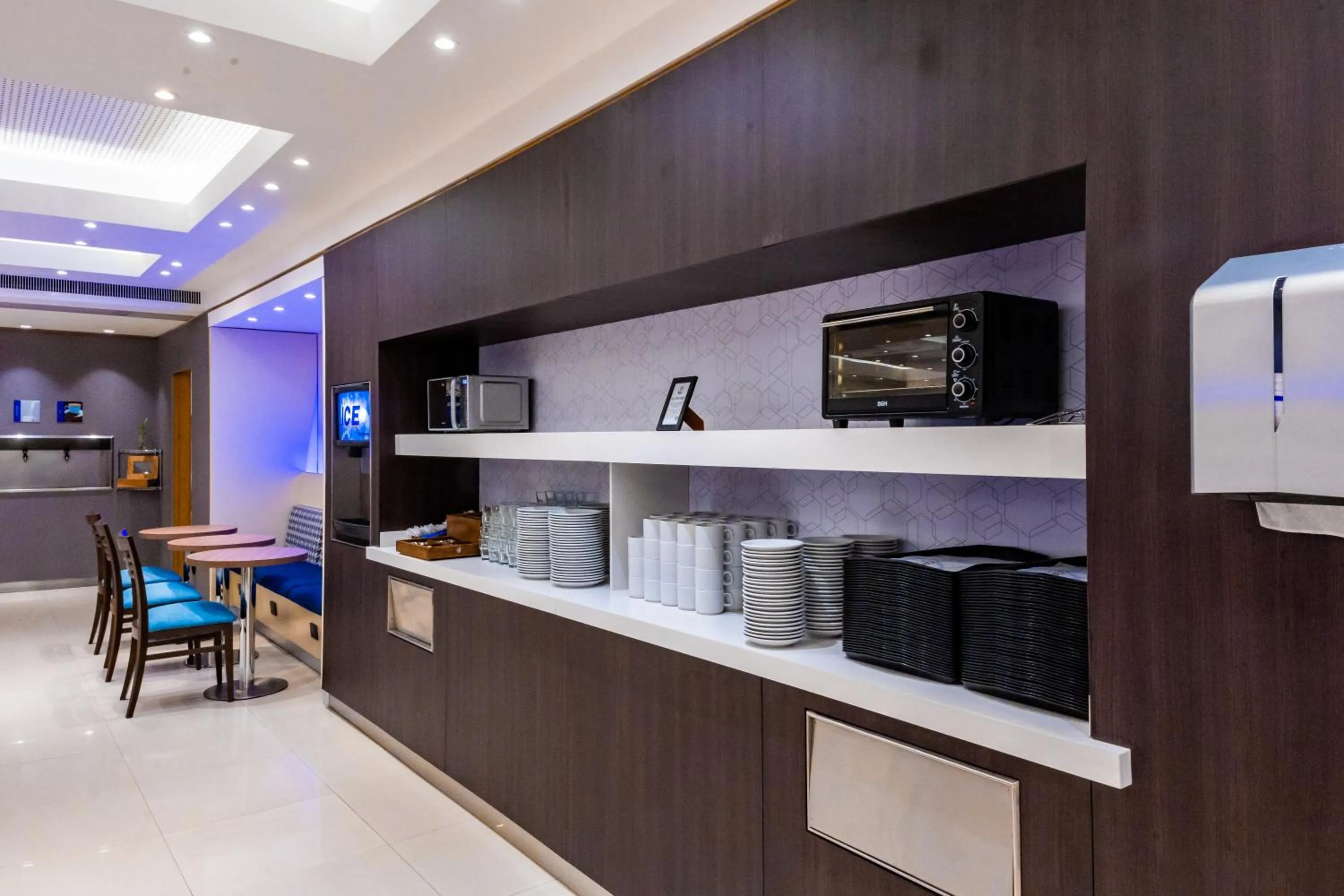 Breakfast in Holiday Inn Express Rosario by IHG