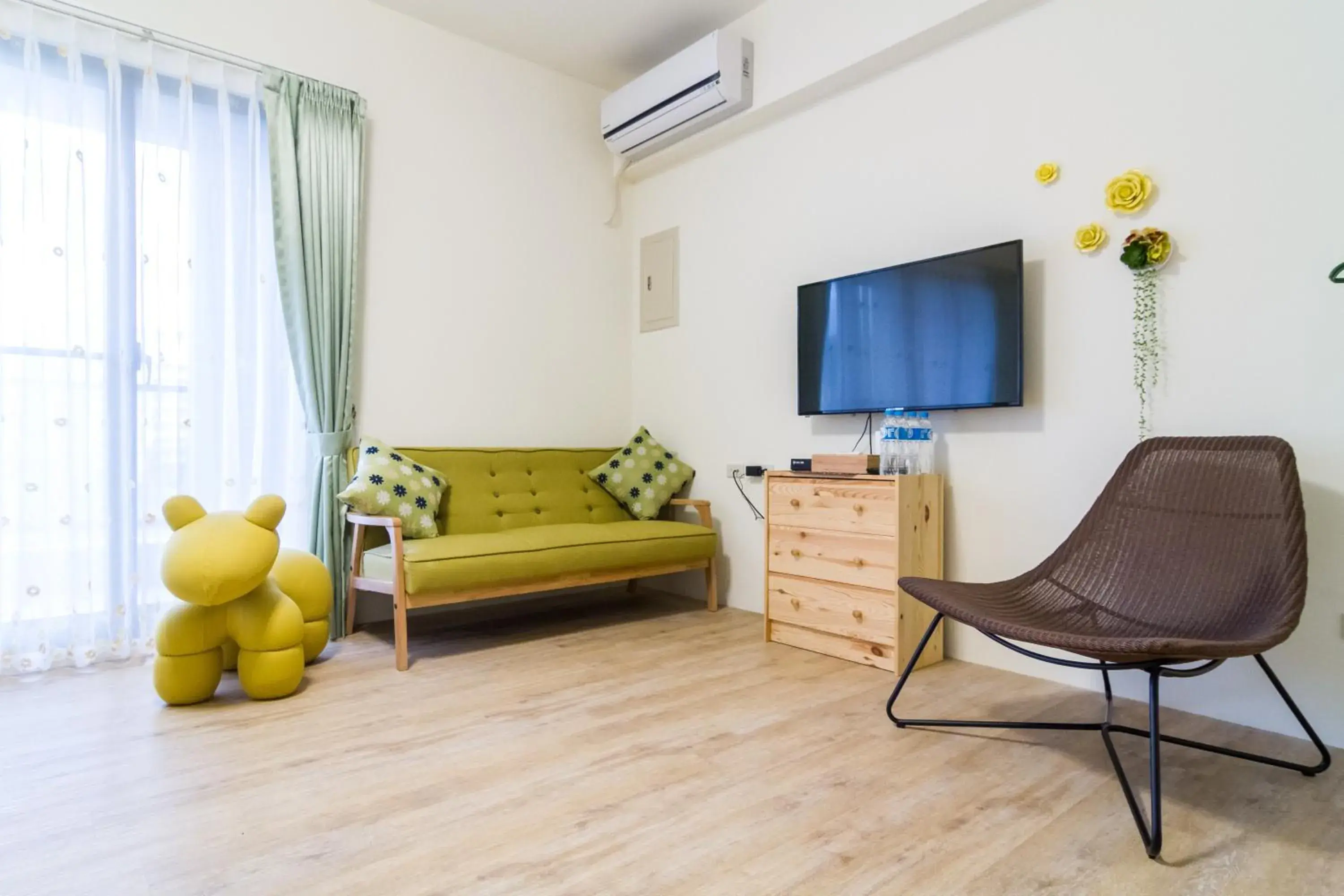 Quadruple Room with Balcony in Wendy's home Toucheng Mansion B Quadruple Room with Balcony in Wendy's home Toucheng Mansion B